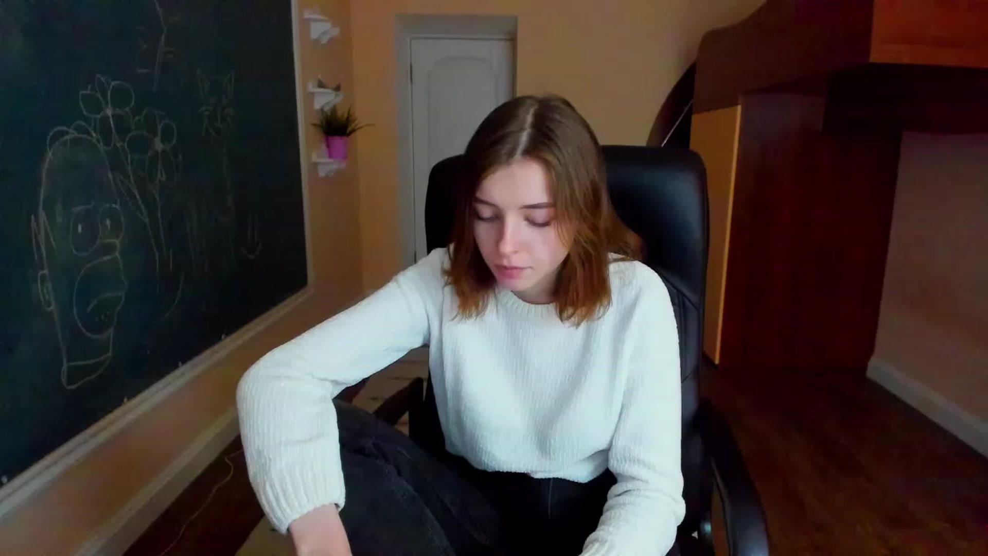 Gallery image thumbnail from MarryNett's myfreecams stream on, 11/17/2022, 12:24 image 5 of 20