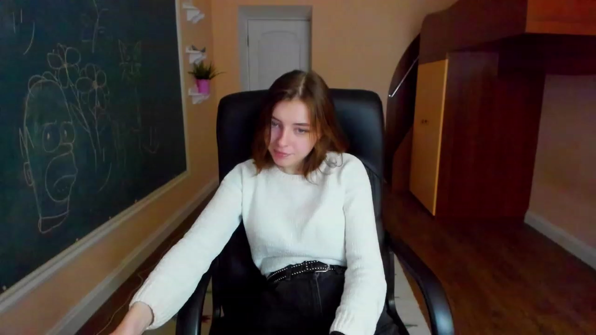 Gallery image thumbnail from MarryNett's myfreecams stream on, 11/17/2022, 12:24 image 14 of 20
