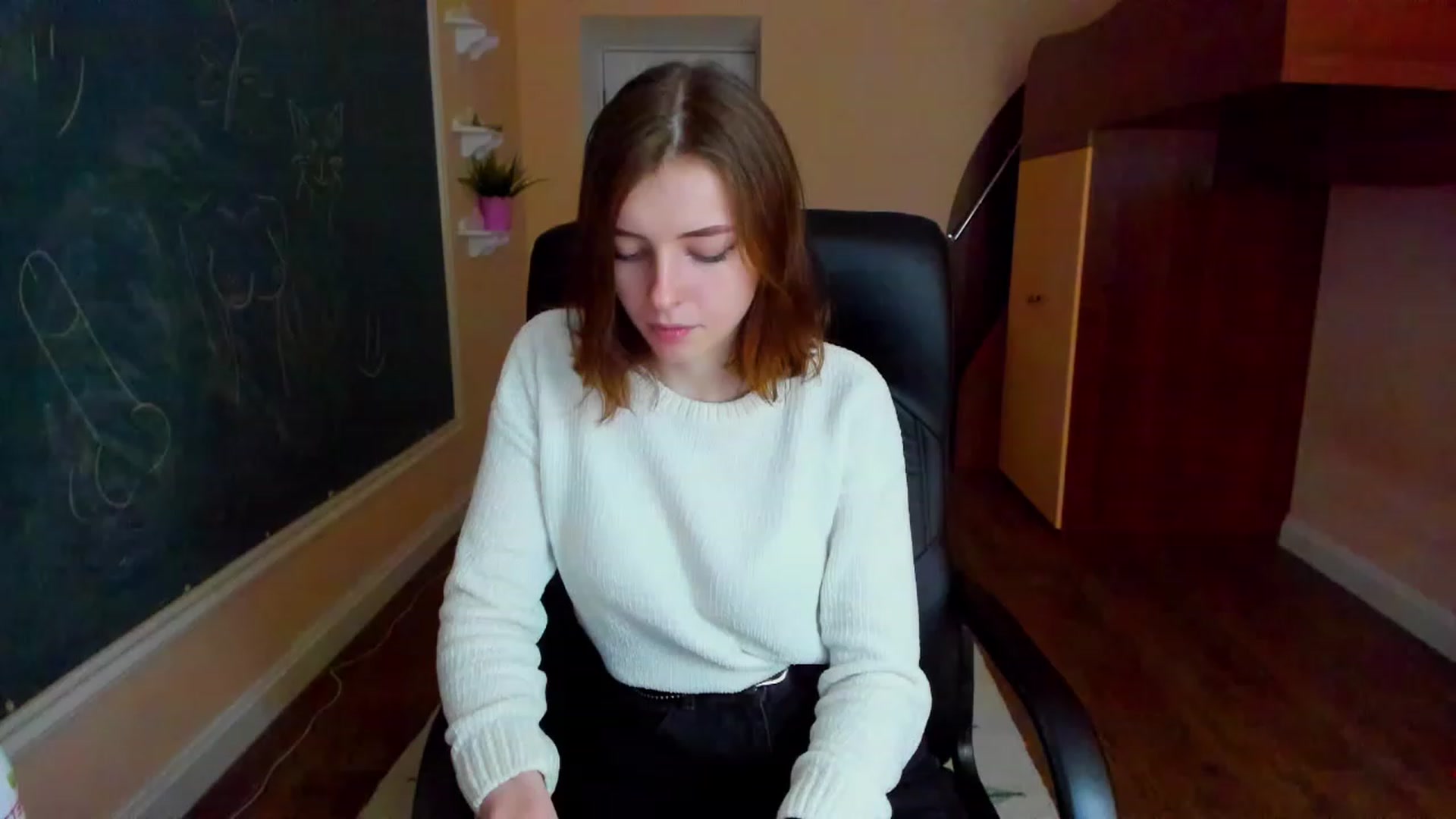 Gallery image thumbnail from MarryNett's myfreecams stream on, 11/17/2022, 12:37 image 3 of 20