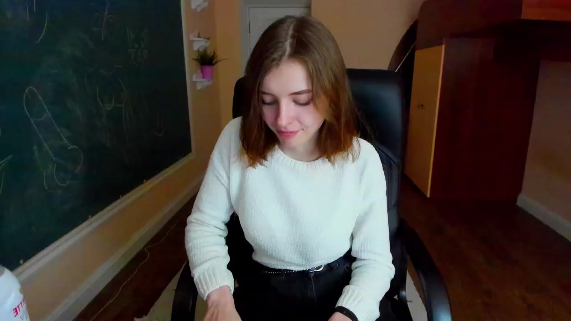 Gallery image thumbnail from MarryNett's myfreecams stream on, 11/17/2022, 12:37 image 19 of 20