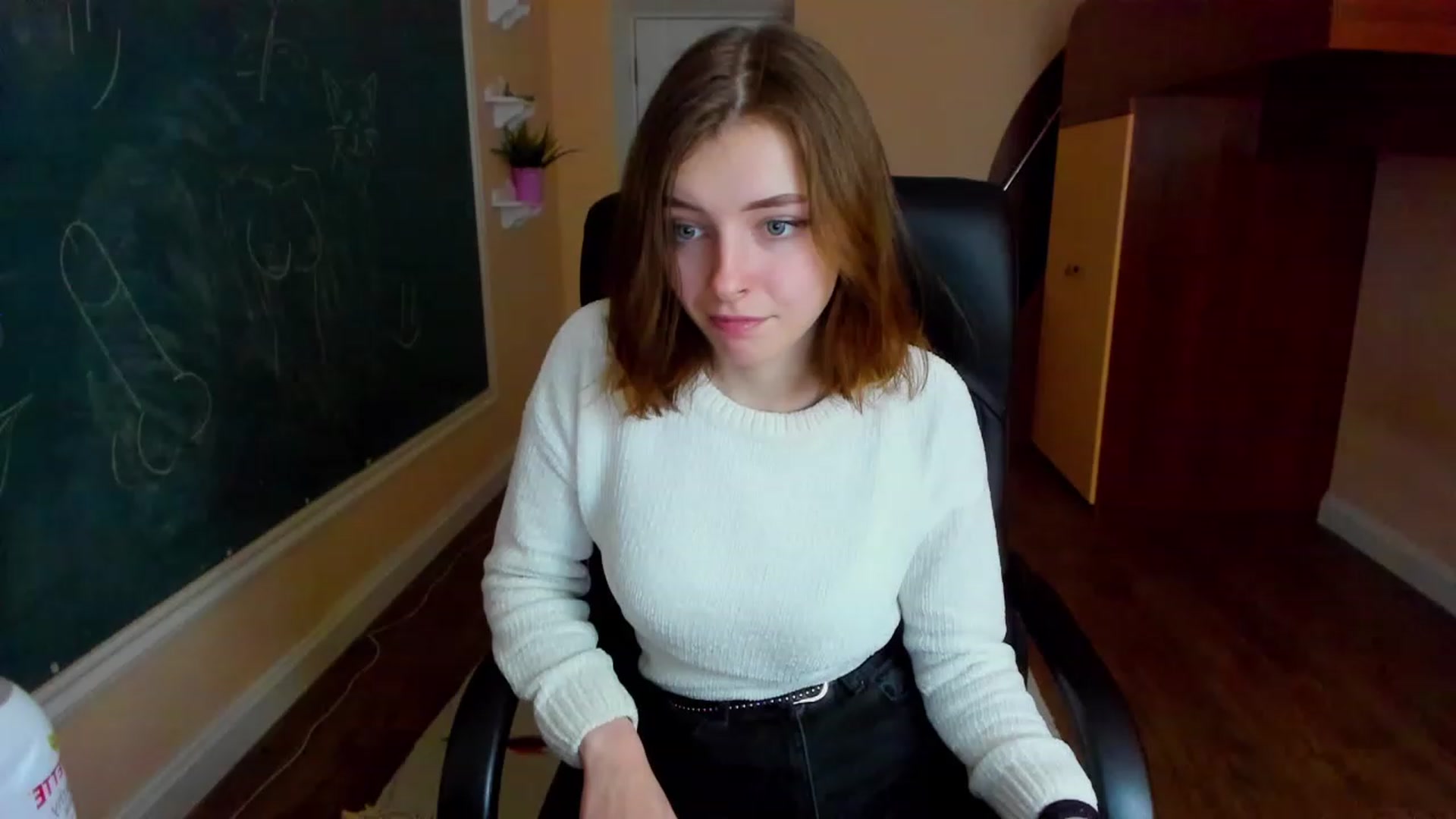 Gallery image thumbnail from MarryNett's myfreecams stream on, 11/17/2022, 12:37 image 16 of 20