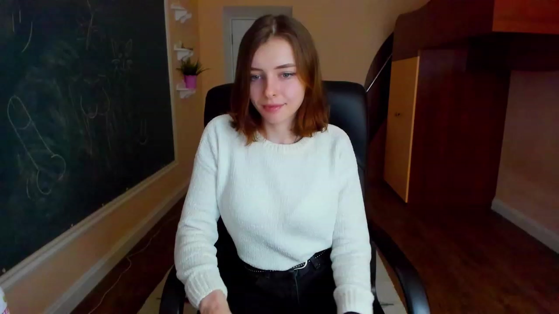 Gallery image thumbnail from MarryNett's myfreecams stream on, 11/17/2022, 12:37 image 2 of 20
