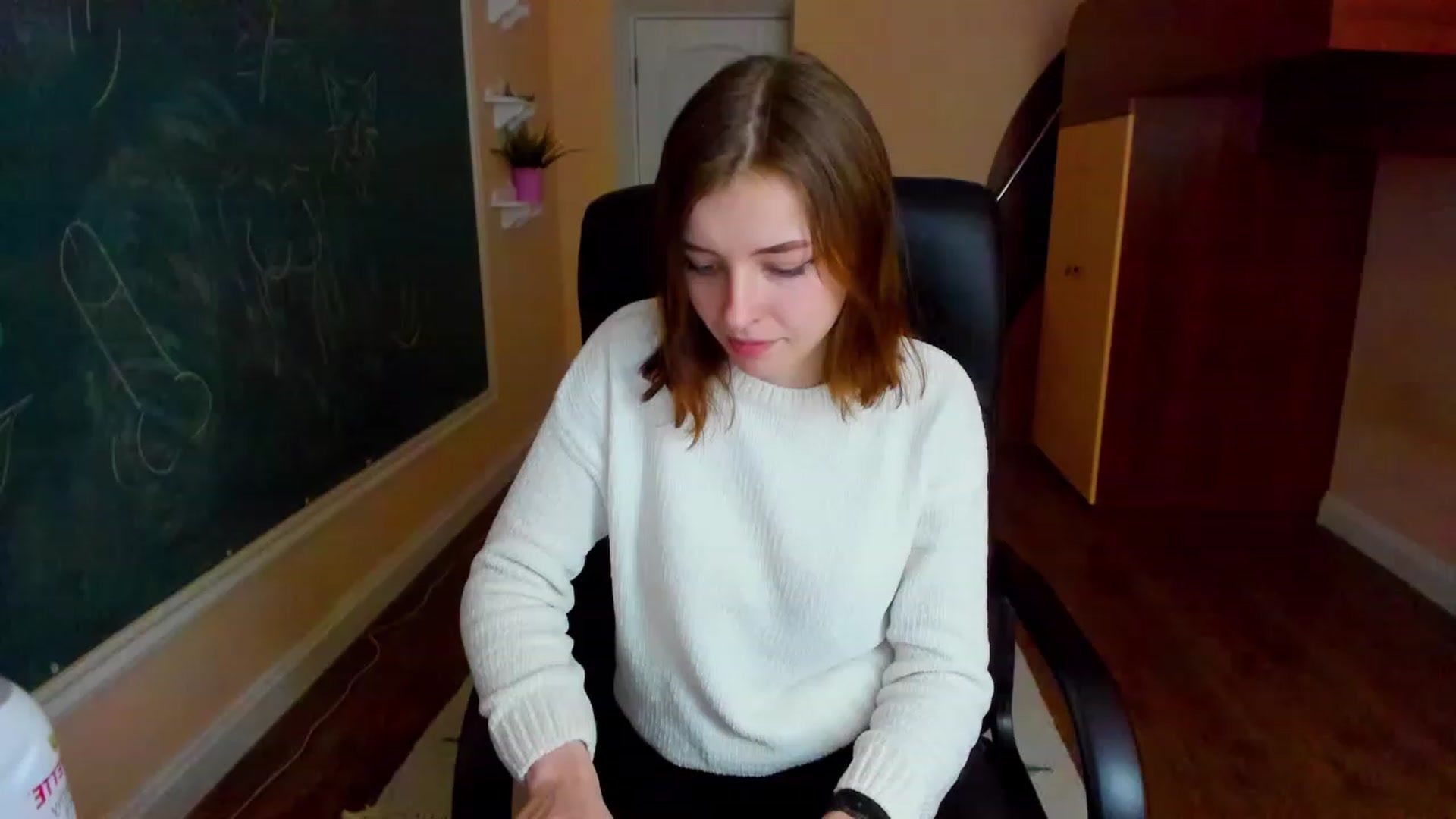 Gallery image thumbnail from MarryNett's myfreecams stream on, 11/17/2022, 12:37 image 9 of 20