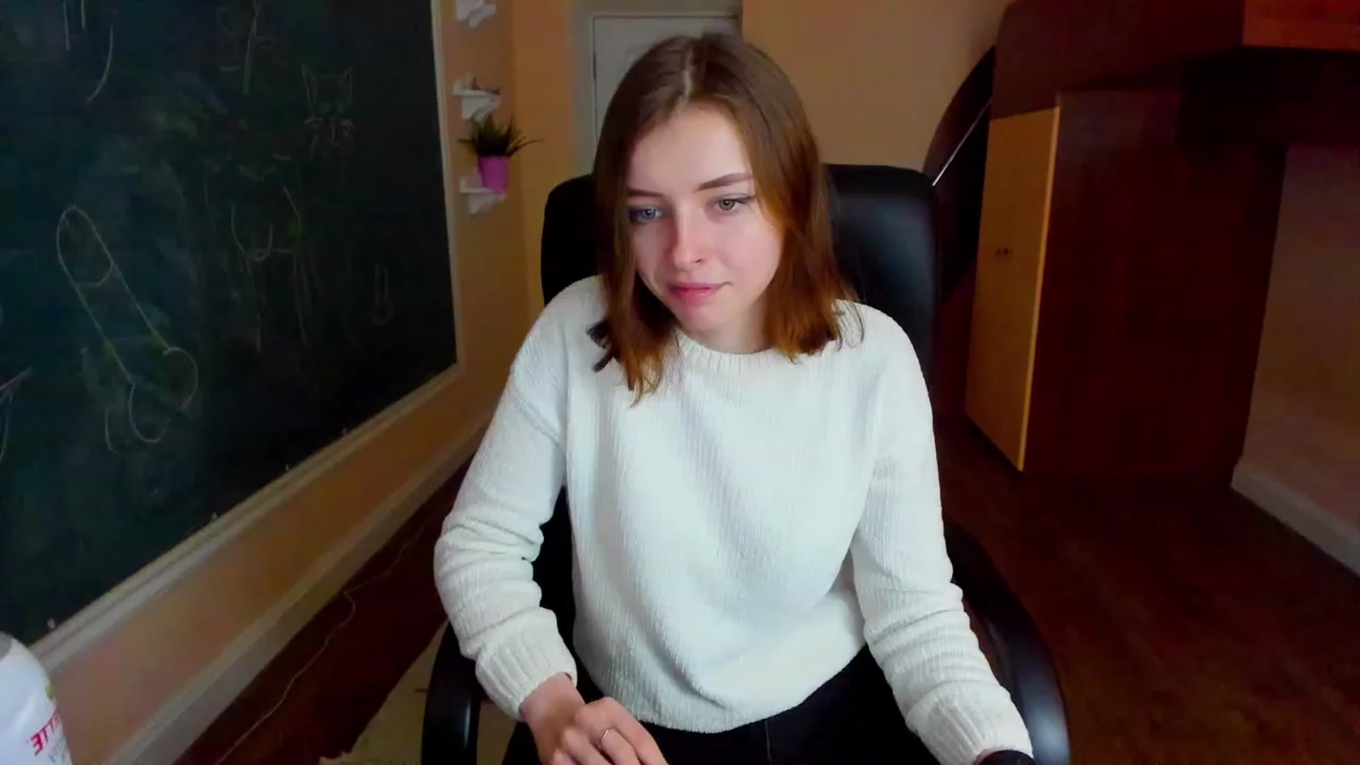 Gallery image thumbnail from MarryNett's myfreecams stream on, 11/17/2022, 12:37 image 7 of 20