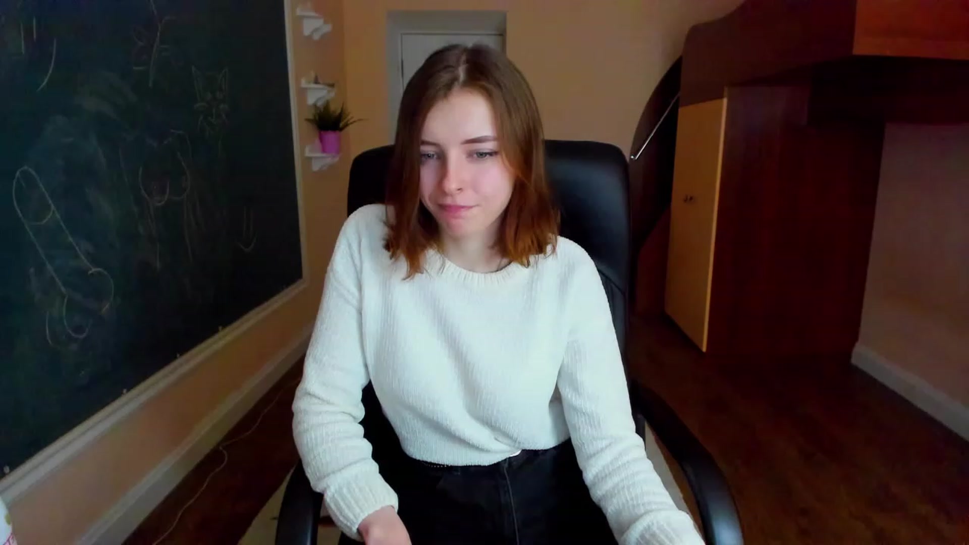Gallery image thumbnail from MarryNett's myfreecams stream on, 11/17/2022, 12:37 image 4 of 20