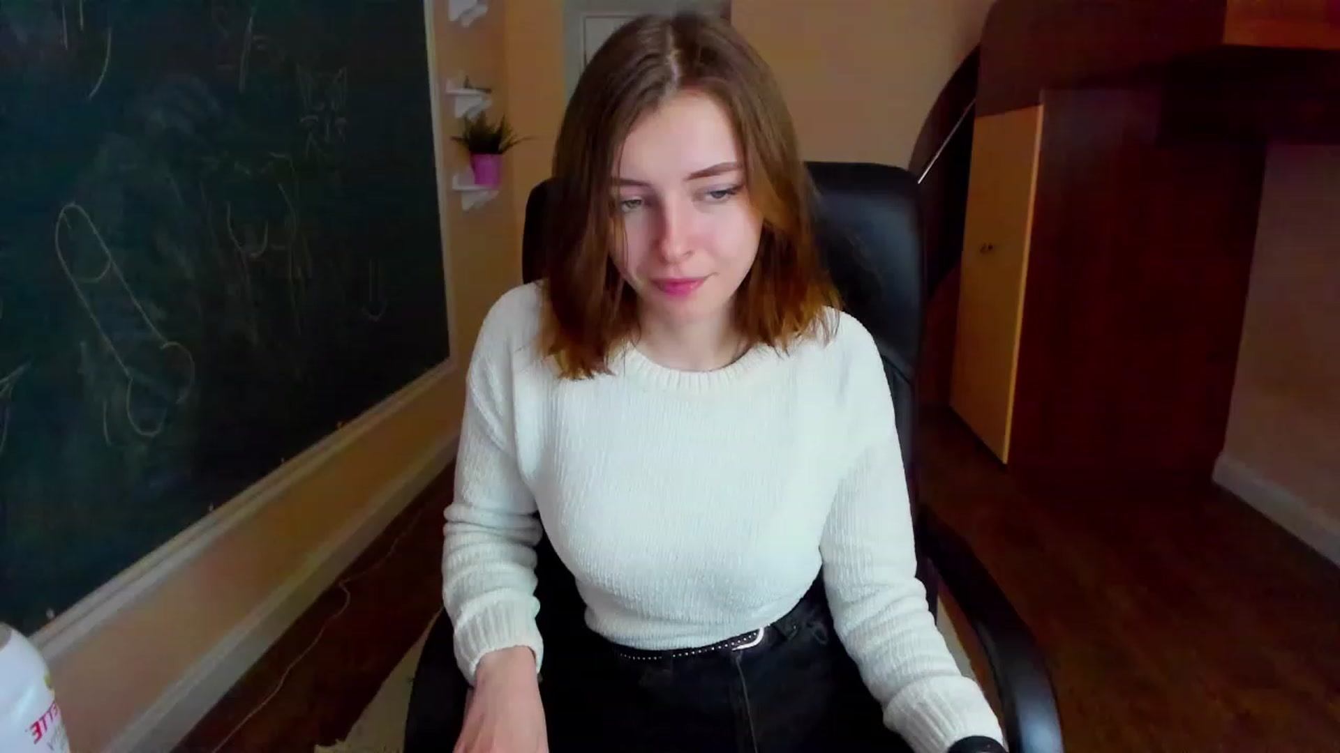 Gallery image thumbnail from MarryNett's myfreecams stream on, 11/17/2022, 12:37 image 15 of 20