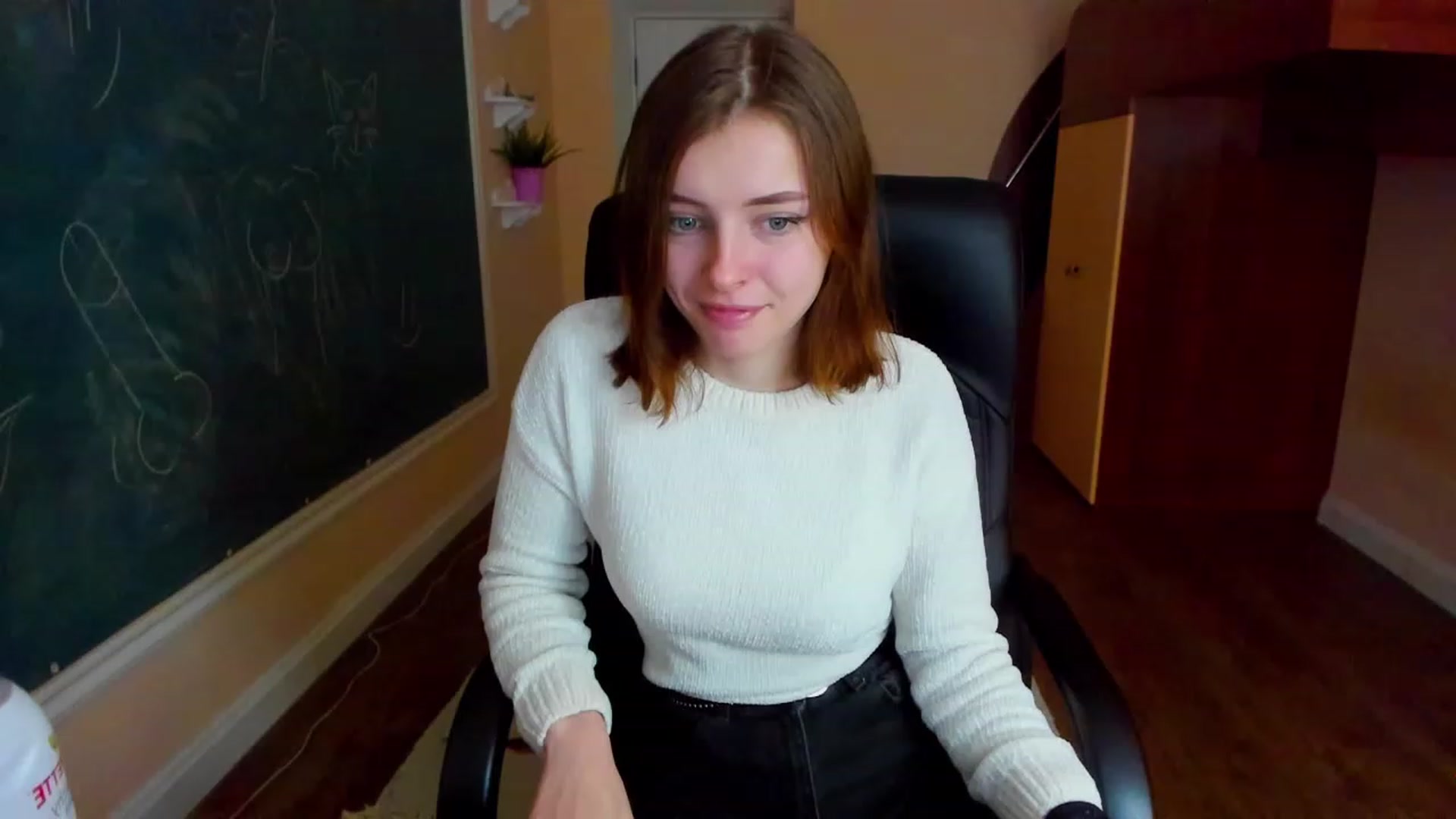 Gallery image thumbnail from MarryNett's myfreecams stream on, 11/17/2022, 12:37 image 12 of 20