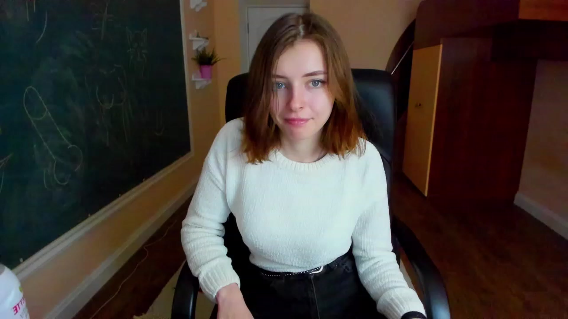 Gallery image thumbnail from MarryNett's myfreecams stream on, 11/17/2022, 12:37 image 17 of 20