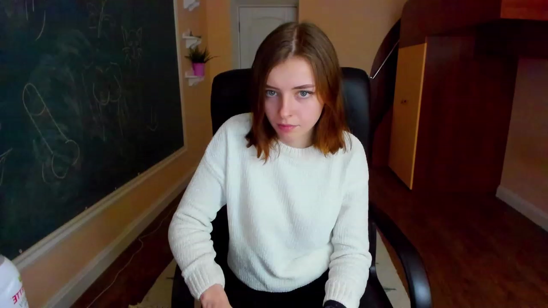 Gallery image thumbnail from MarryNett's myfreecams stream on, 11/17/2022, 12:37 image 10 of 20