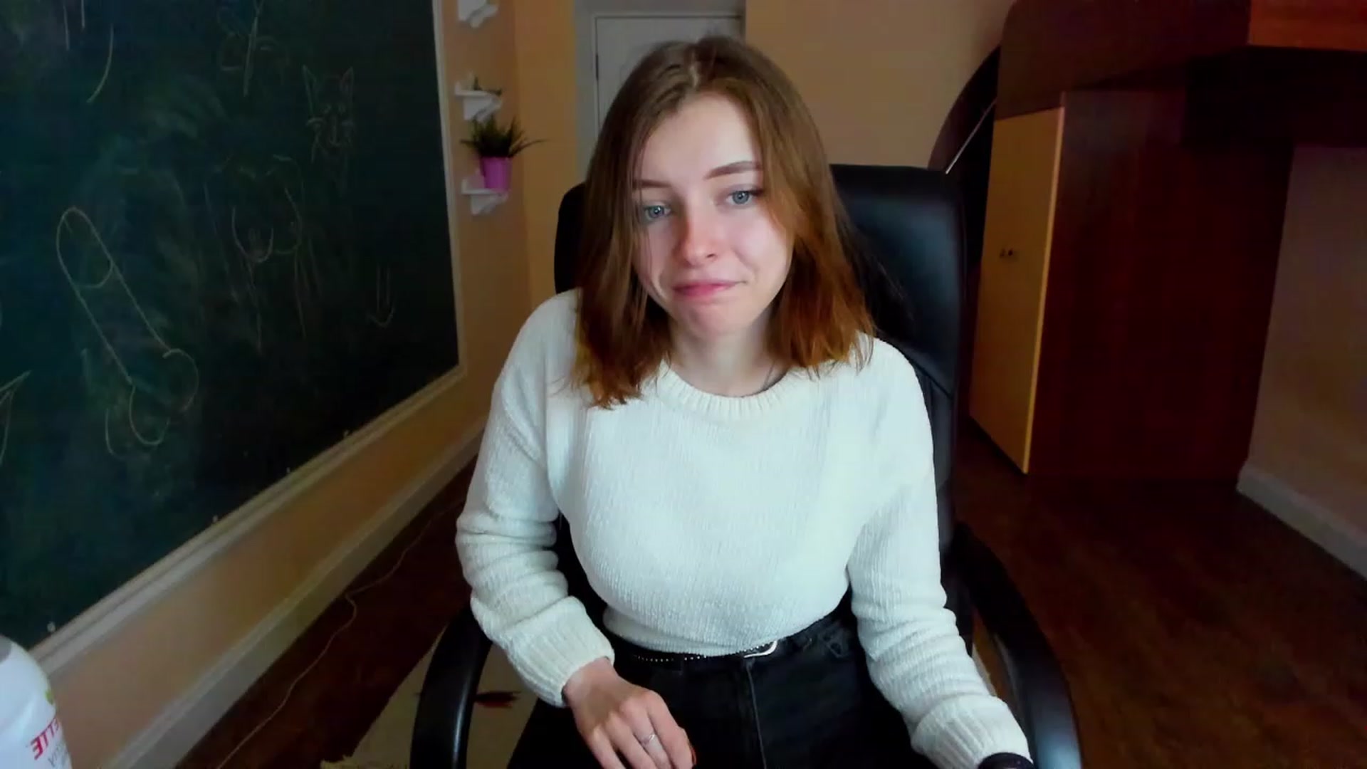 Gallery image thumbnail from MarryNett's myfreecams stream on, 11/17/2022, 12:37 image 18 of 20