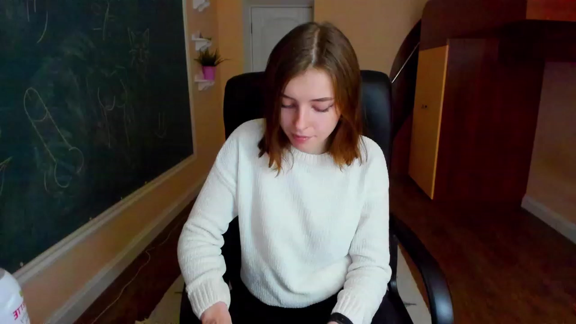 Gallery image thumbnail from MarryNett's myfreecams stream on, 11/17/2022, 12:37 image 11 of 20