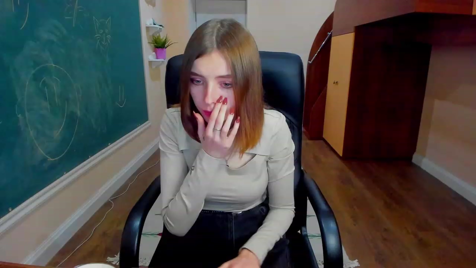 Gallery image thumbnail from MarryNett's myfreecams stream on, 11/18/2022, 15:23 image 20 of 20