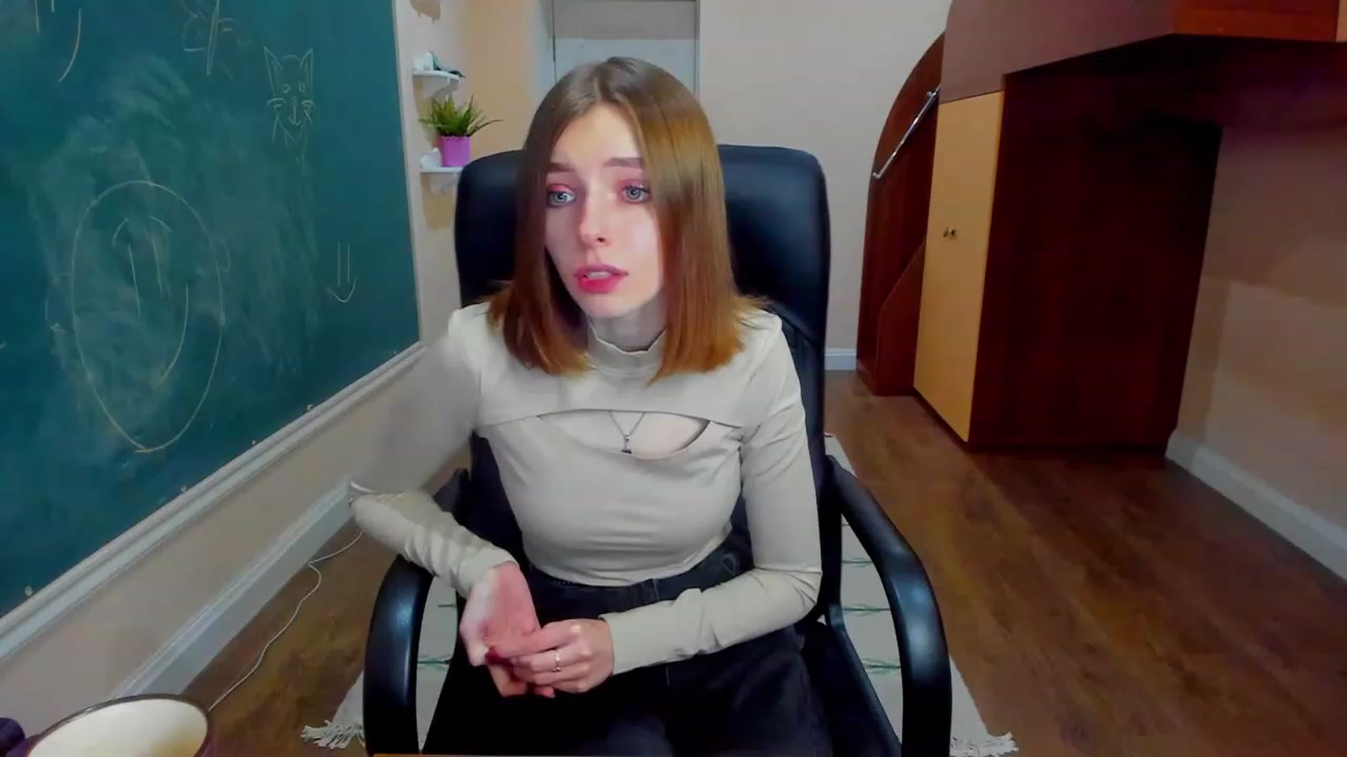 Gallery image thumbnail from MarryNett's myfreecams stream on, 11/18/2022, 15:23 image 18 of 20