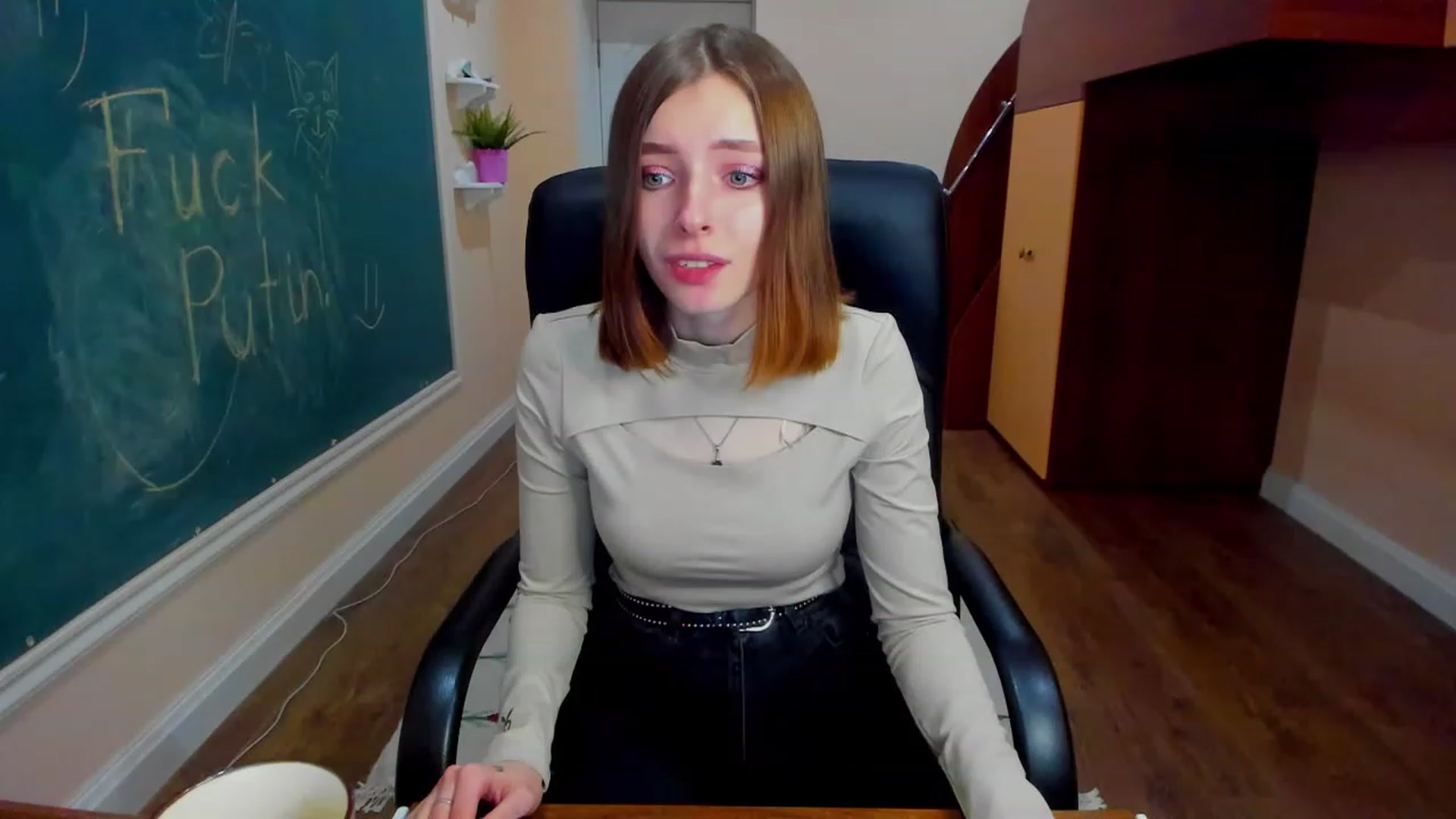 Gallery image thumbnail from MarryNett's myfreecams stream on, 11/18/2022, 17:04 image 15 of 20