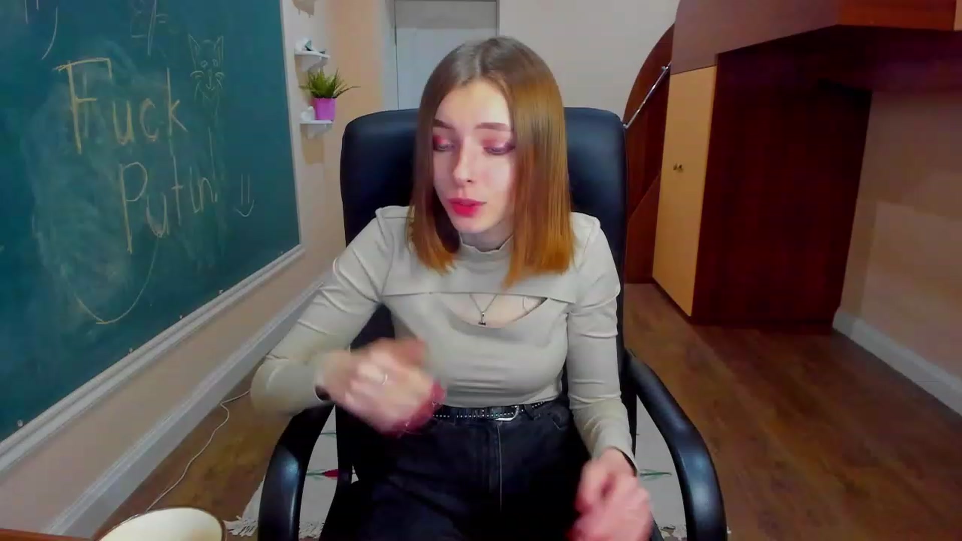 Gallery image thumbnail from MarryNett's myfreecams stream on, 11/18/2022, 17:04 image 19 of 20