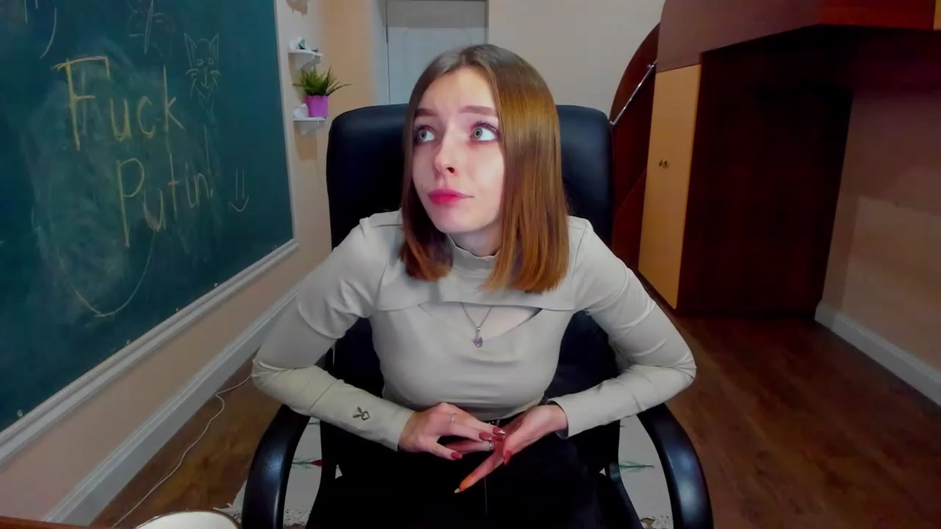 Gallery image thumbnail from MarryNett's myfreecams stream on, 11/18/2022, 17:04 image 10 of 20