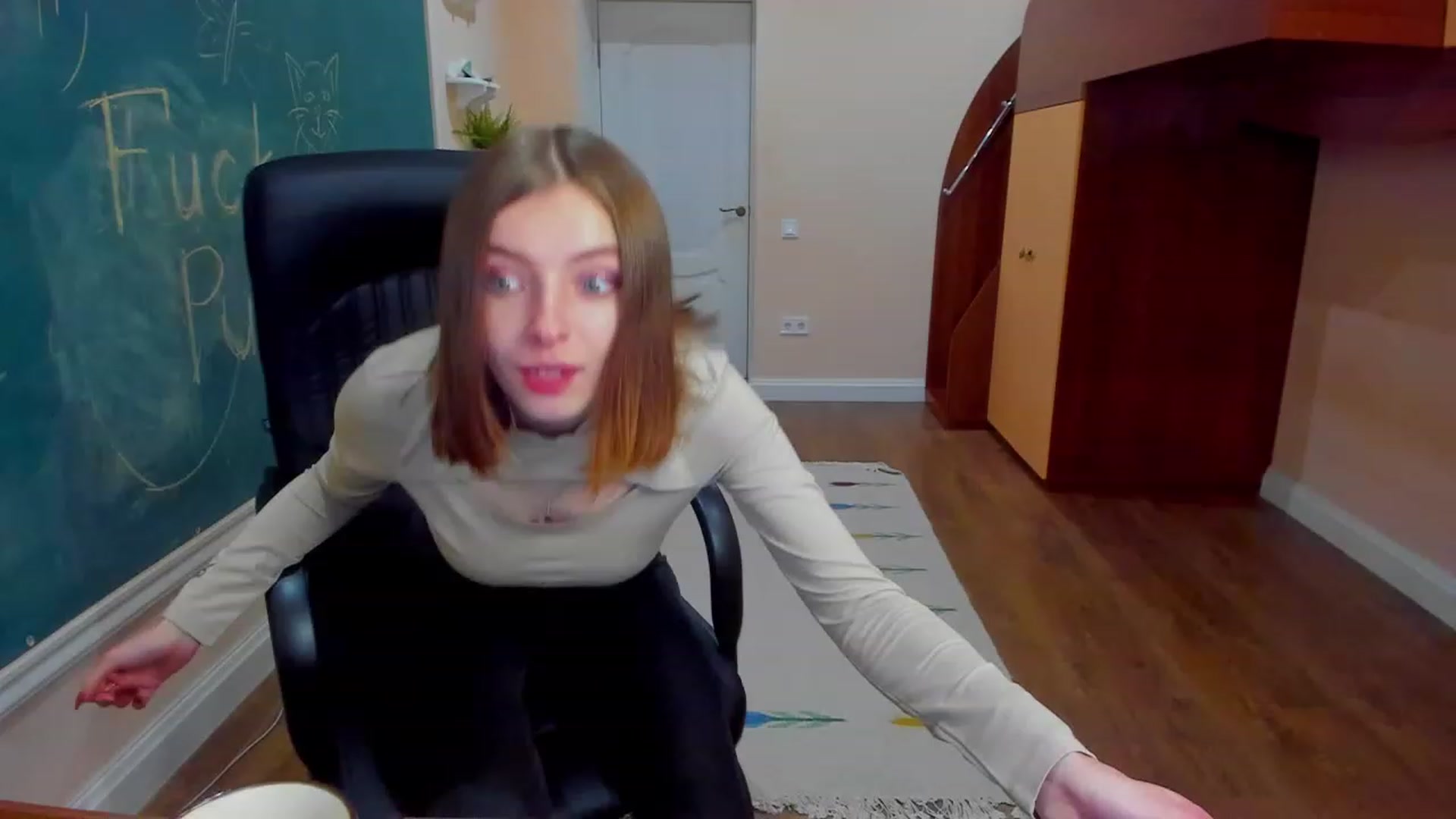 Gallery image thumbnail from MarryNett's myfreecams stream on, 11/18/2022, 17:04 image 13 of 20