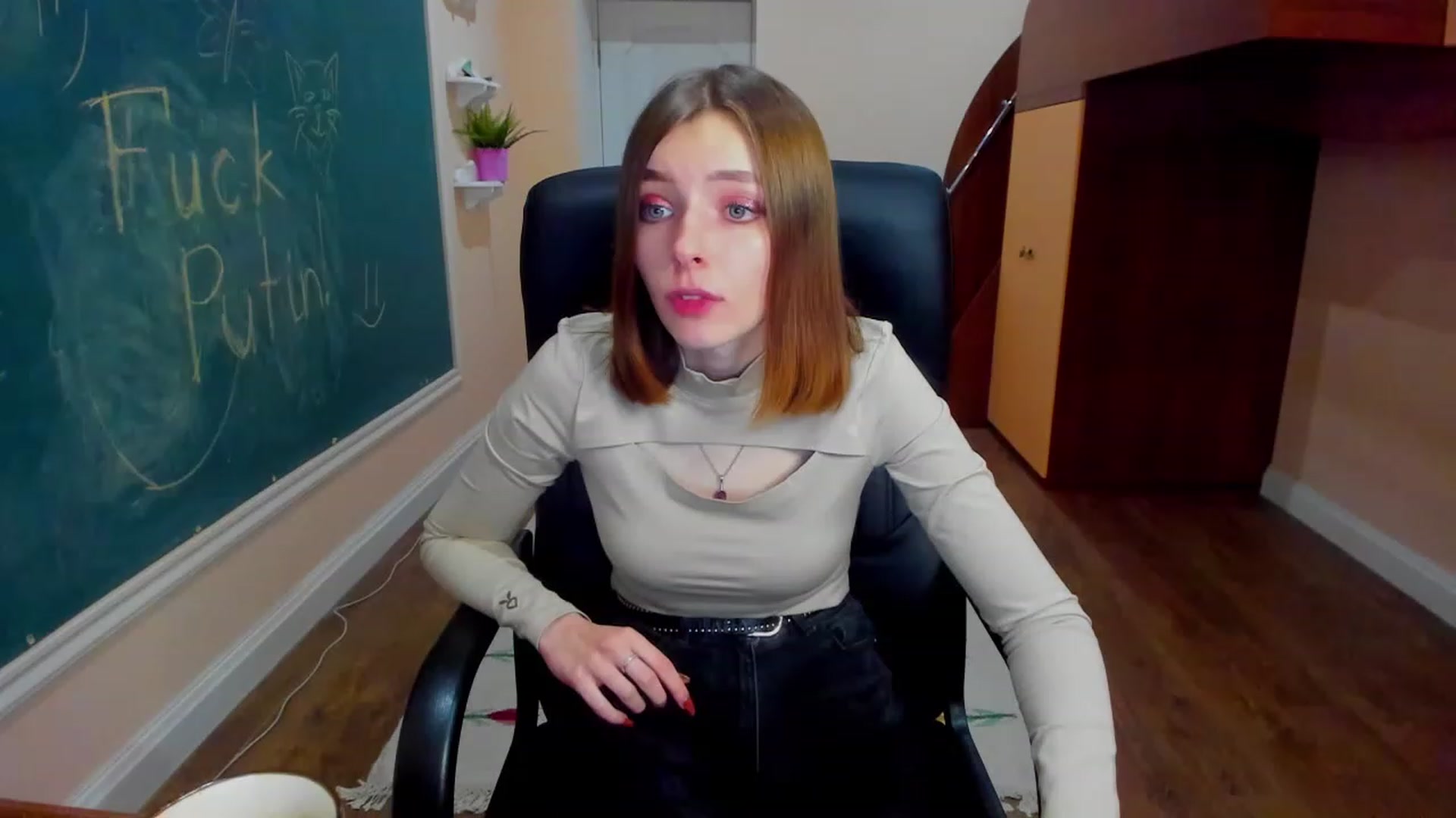 Gallery image thumbnail from MarryNett's myfreecams stream on, 11/18/2022, 17:29 image 19 of 20