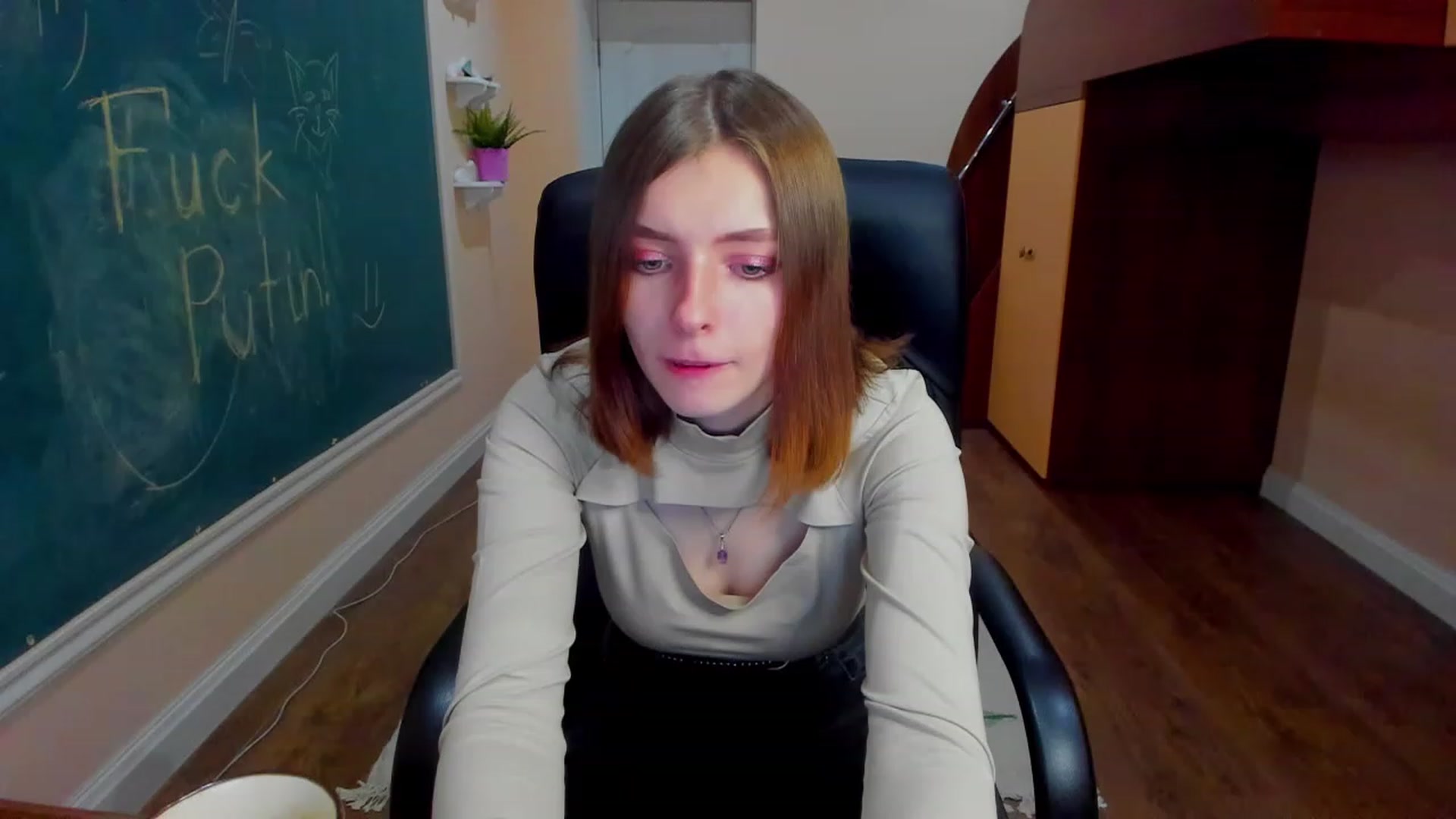 Gallery image thumbnail from MarryNett's myfreecams stream on, 11/18/2022, 17:29 image 8 of 20
