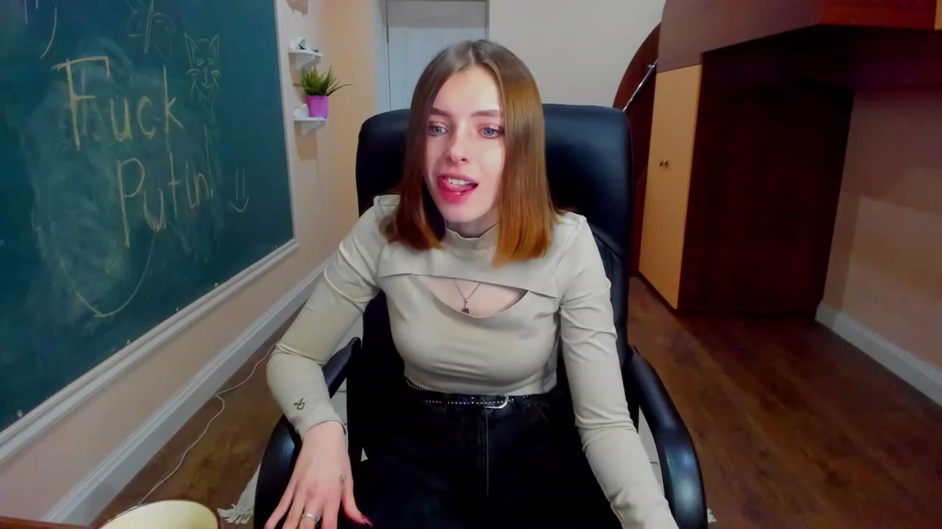 Gallery image thumbnail from MarryNett's myfreecams stream on, 11/18/2022, 17:29 image 20 of 20