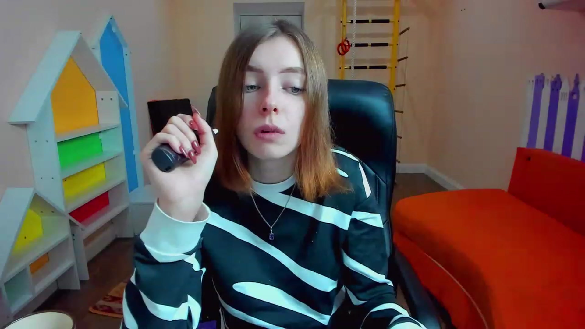 Gallery image thumbnail from MarryNett's myfreecams stream on, 11/19/2022, 08:08 image 20 of 20