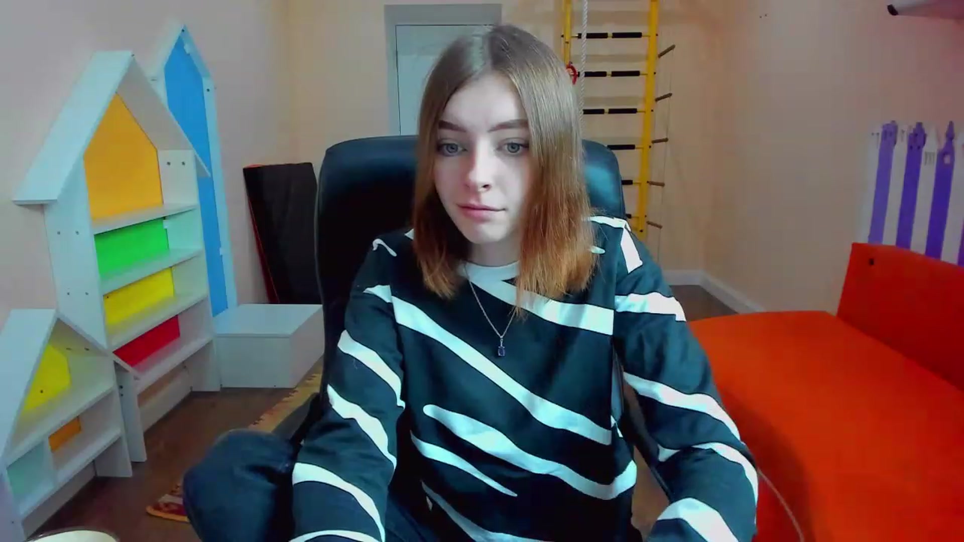 Gallery image thumbnail from MarryNett's myfreecams stream on, 11/19/2022, 08:08 image 11 of 20