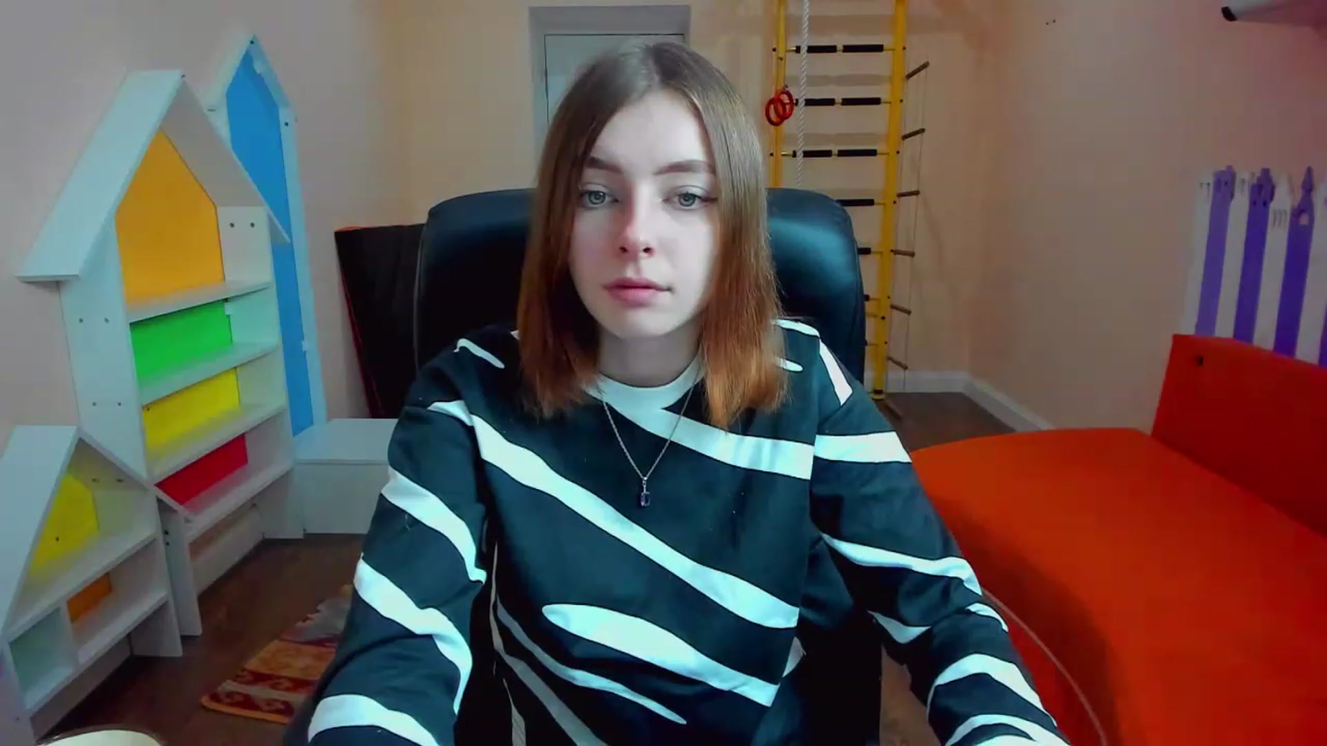 Gallery image thumbnail from MarryNett's myfreecams stream on, 11/19/2022, 08:08 image 9 of 20
