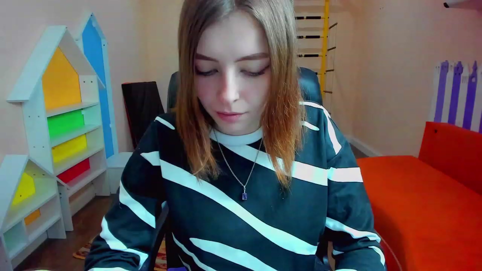 Gallery image thumbnail from MarryNett's myfreecams stream on, 11/19/2022, 08:08 image 5 of 20