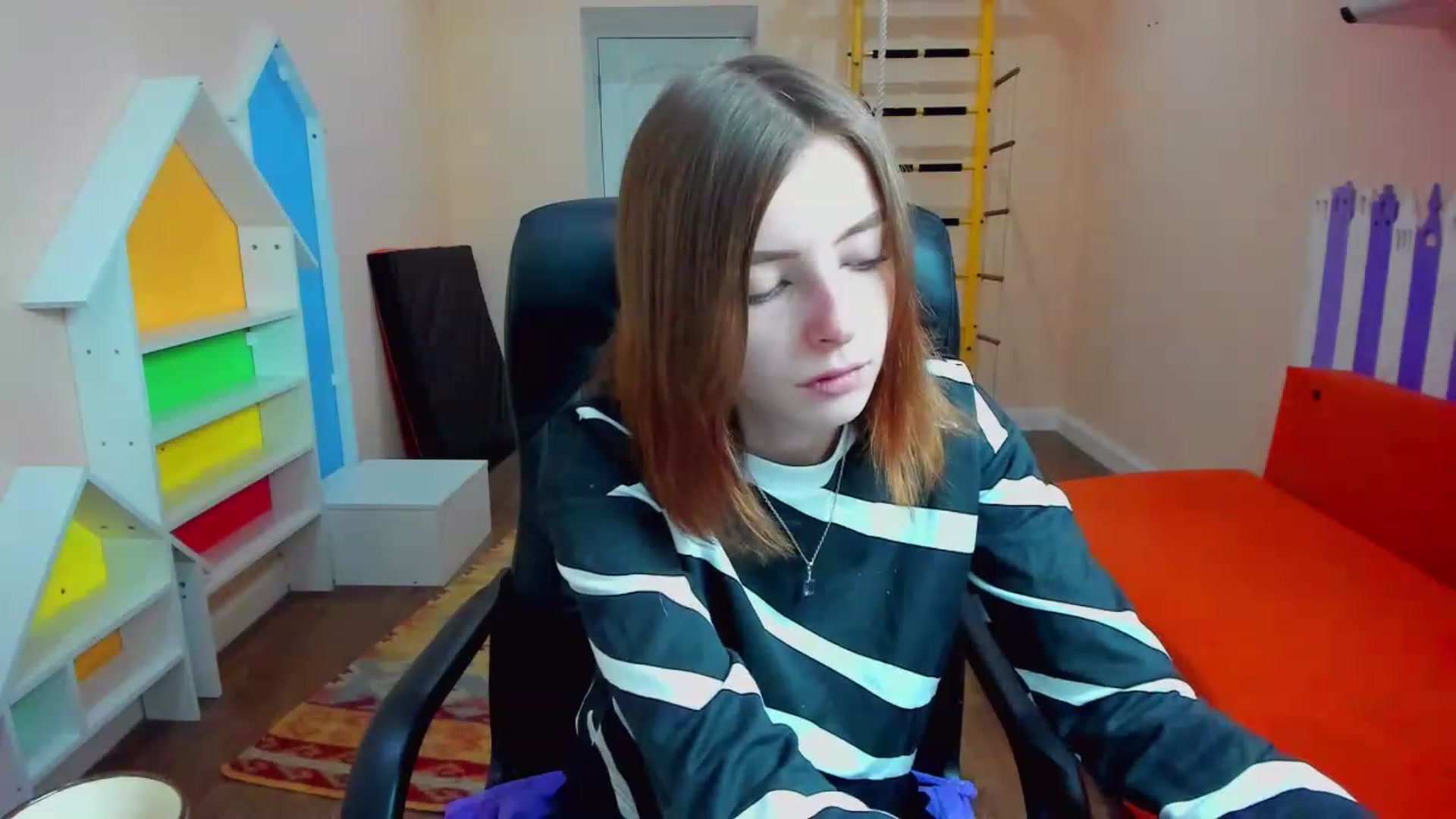 Gallery image thumbnail from MarryNett's myfreecams stream on, 11/19/2022, 08:08 image 19 of 20