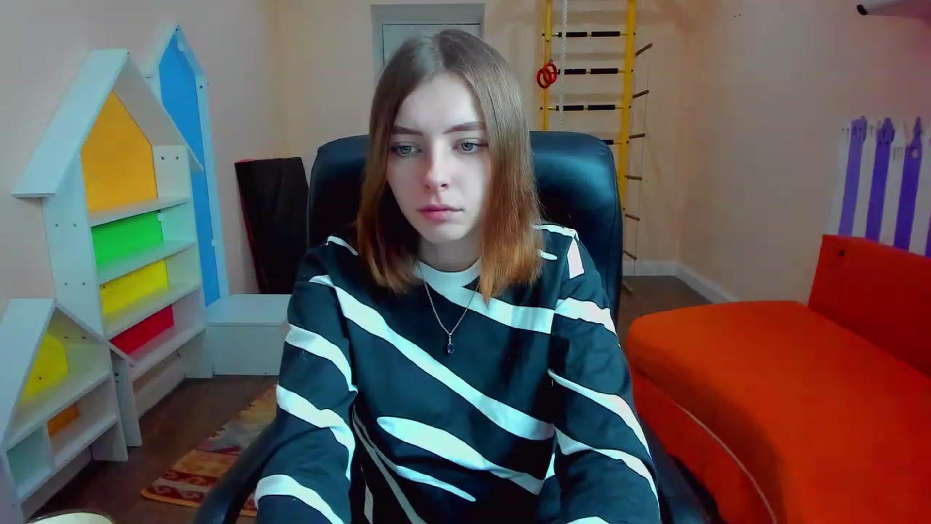 Gallery image thumbnail from MarryNett's myfreecams stream on, 11/19/2022, 08:08 image 10 of 20