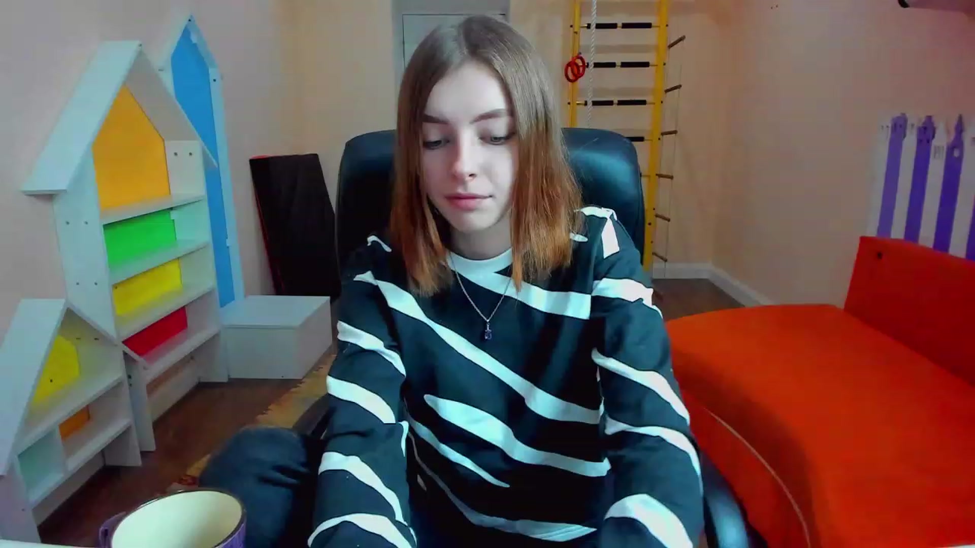 Gallery image thumbnail from MarryNett's myfreecams stream on, 11/19/2022, 08:08 image 3 of 20