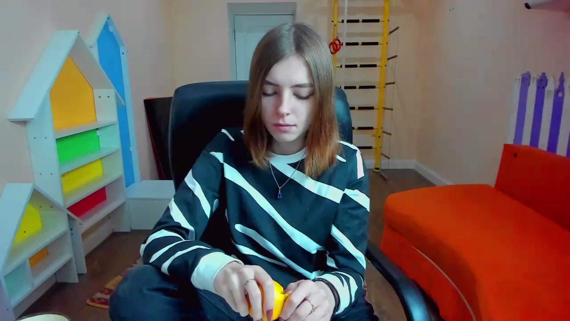 Gallery image thumbnail from MarryNett's myfreecams stream on, 11/19/2022, 08:08 image 12 of 20