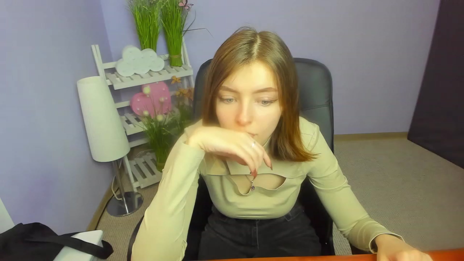 Gallery image thumbnail from MarryNett's myfreecams stream on, 11/22/2022, 09:31 image 9 of 20