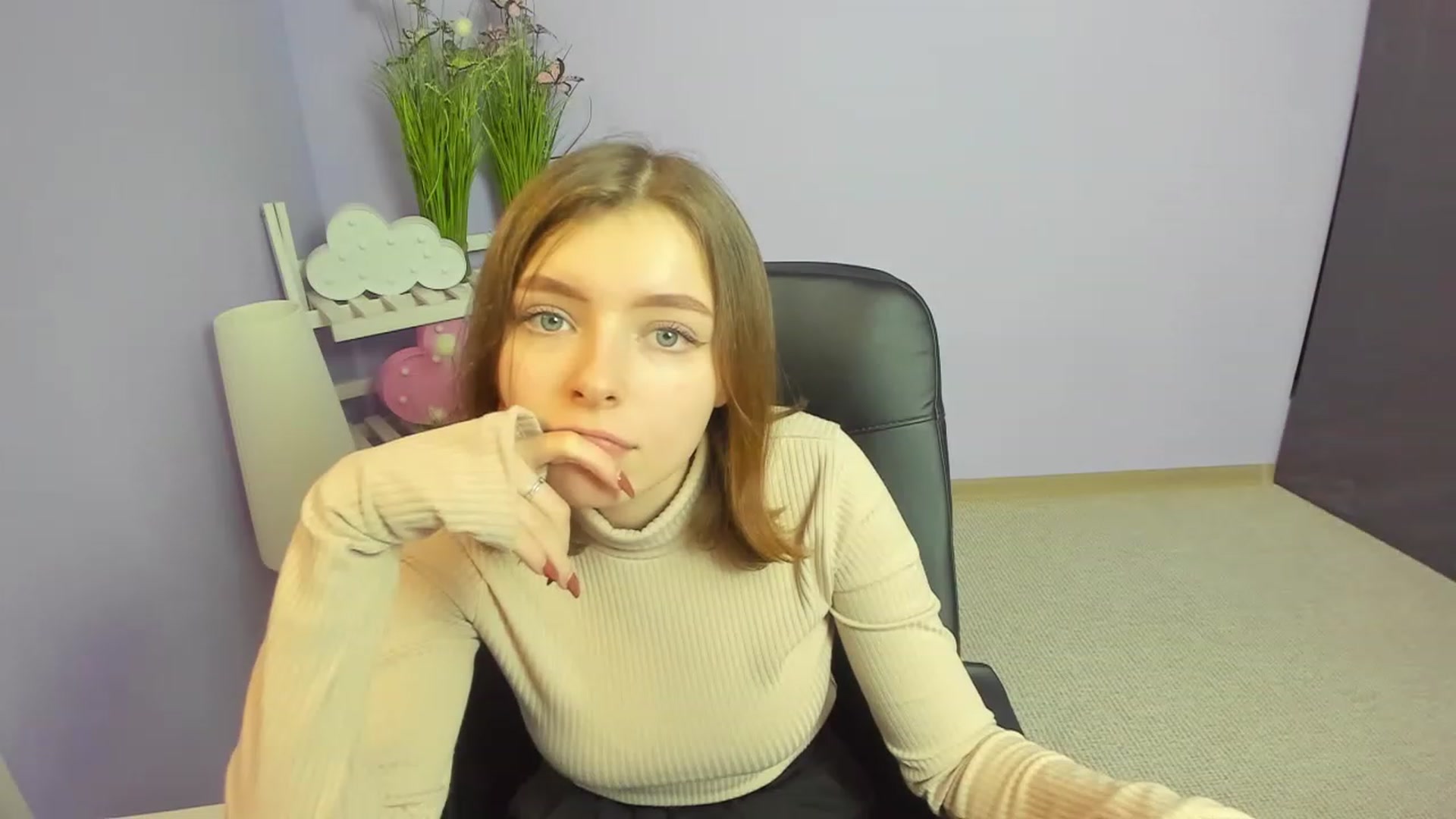Gallery image thumbnail from MarryNett's myfreecams stream on, 11/26/2022, 12:35 image 13 of 20