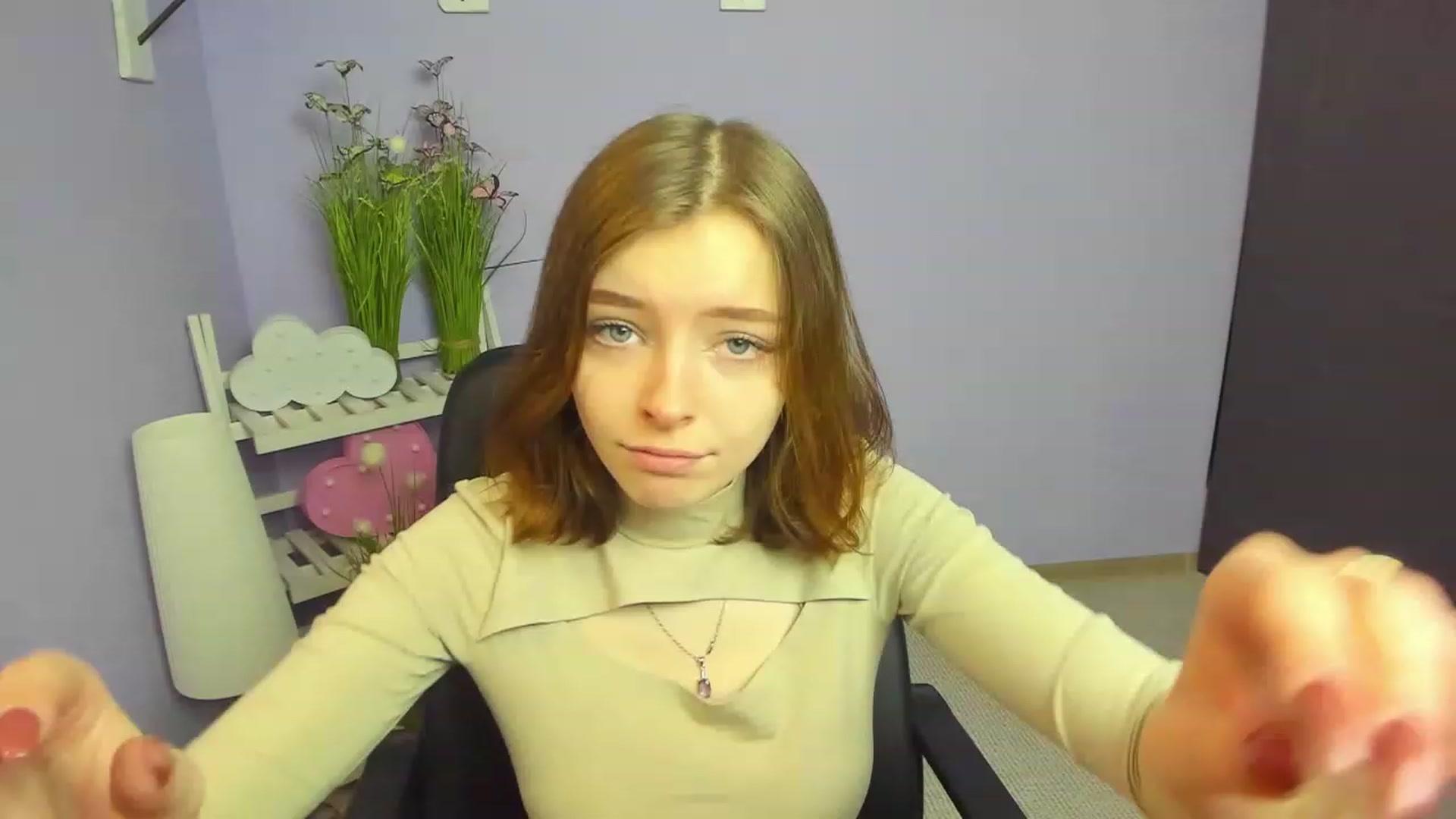 Gallery image thumbnail from MarryNett's myfreecams stream on, 11/27/2022, 08:59 image 2 of 20