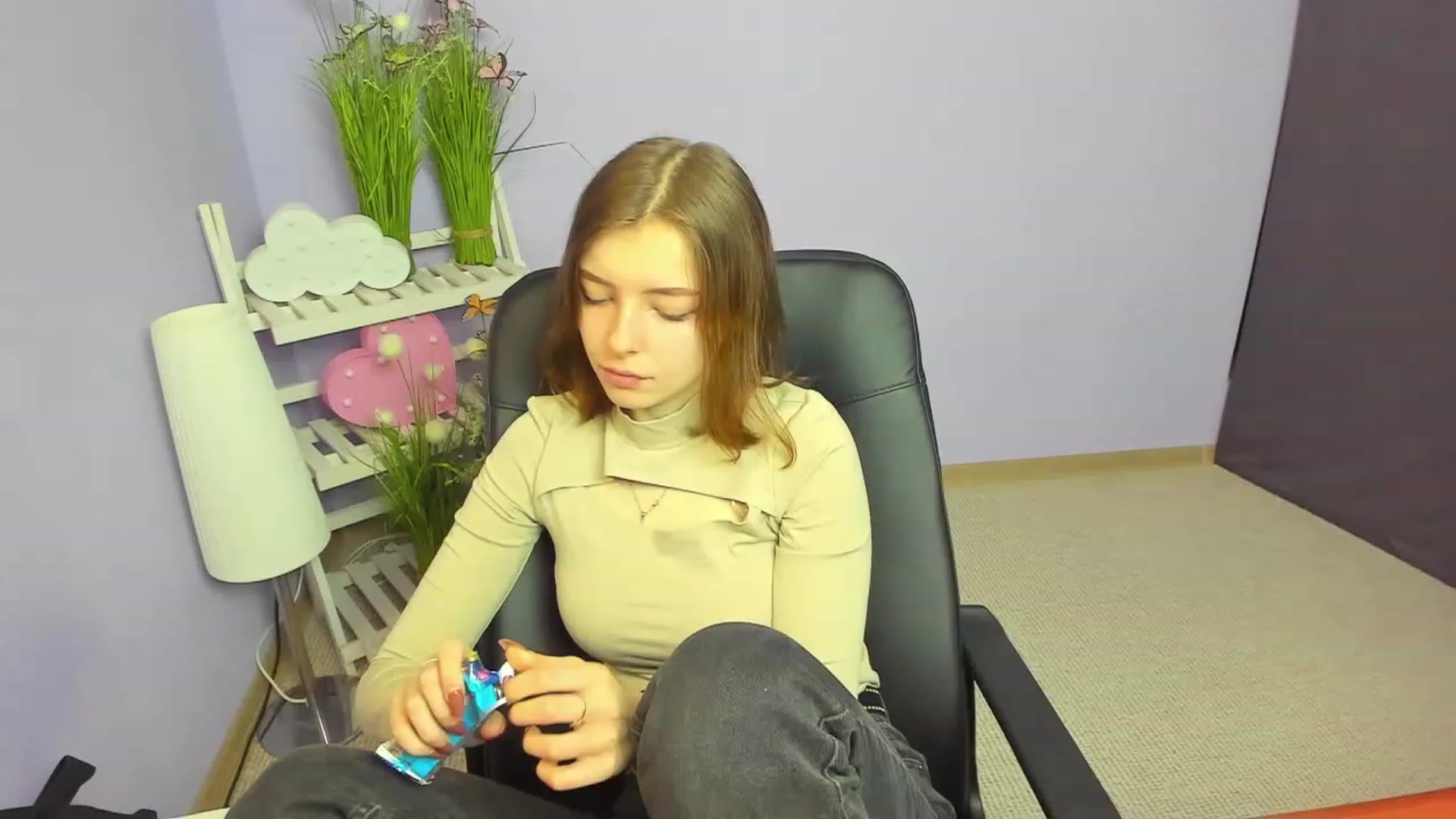 Gallery image thumbnail from MarryNett's myfreecams stream on, 11/27/2022, 09:45 image 4 of 20