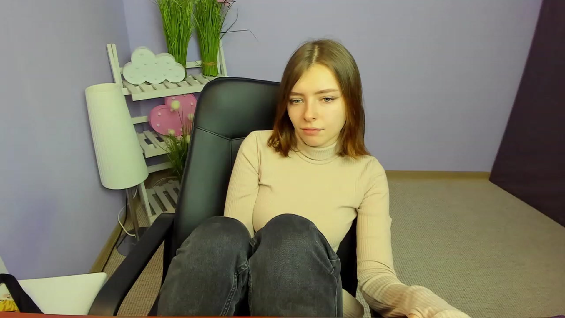 Gallery image thumbnail from MarryNett's myfreecams stream on, 11/28/2022, 07:28 image 16 of 20