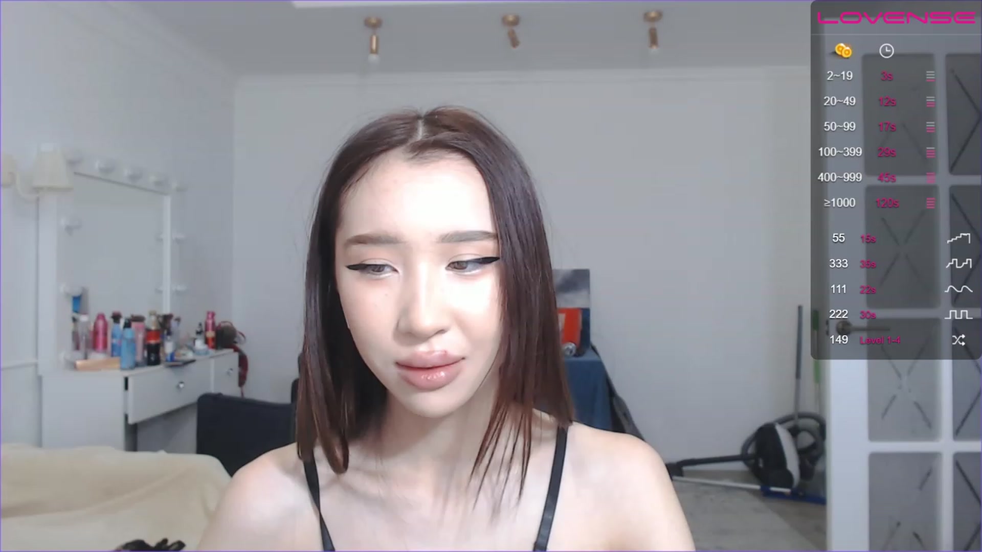 Gallery image thumbnail from Marry_luu's myfreecams stream on, 11/24/2022, 05:11 image 16 of 20