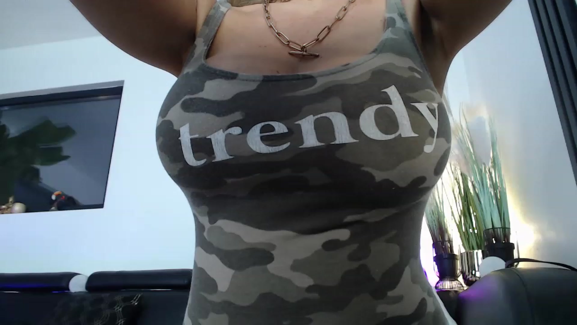Gallery image thumbnail from MarrylouAnne's myfreecams stream on, 12/01/2022, 08:01 image 7 of 20