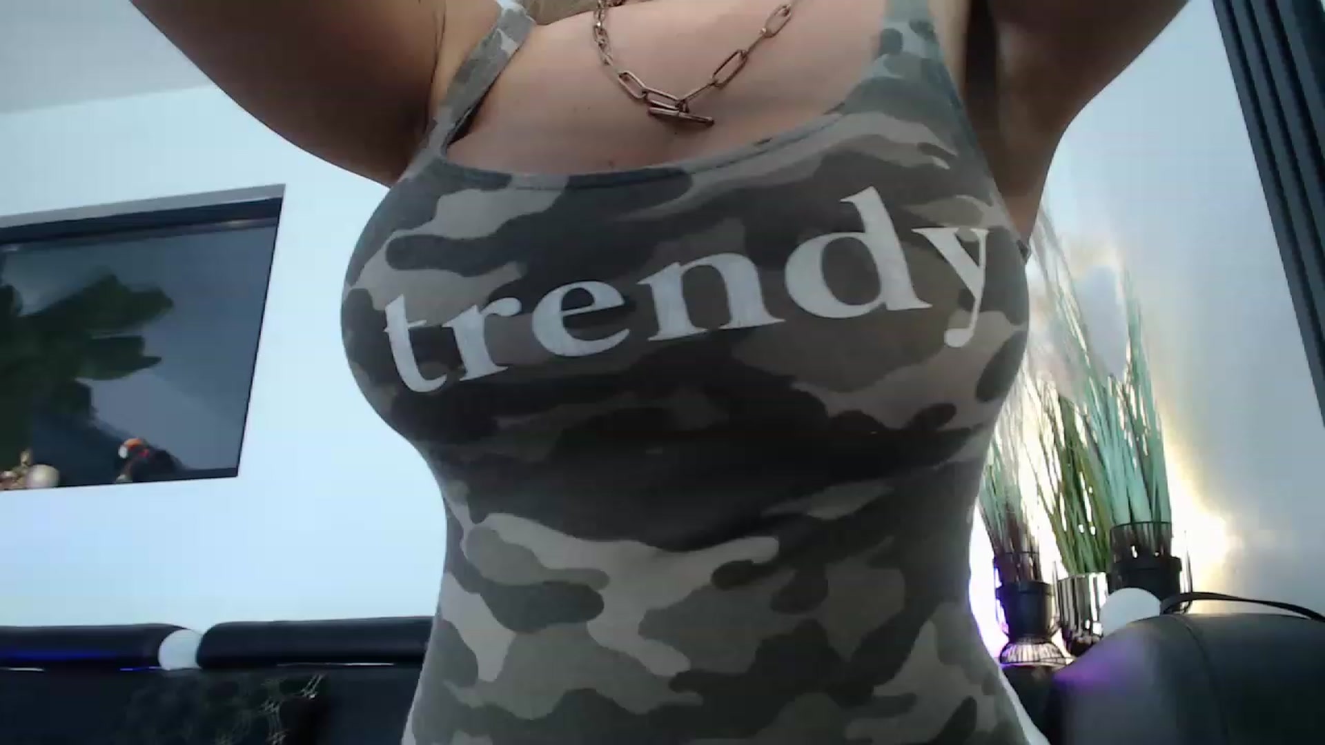 Gallery image thumbnail from MarrylouAnne's myfreecams stream on, 12/01/2022, 08:01 image 5 of 20