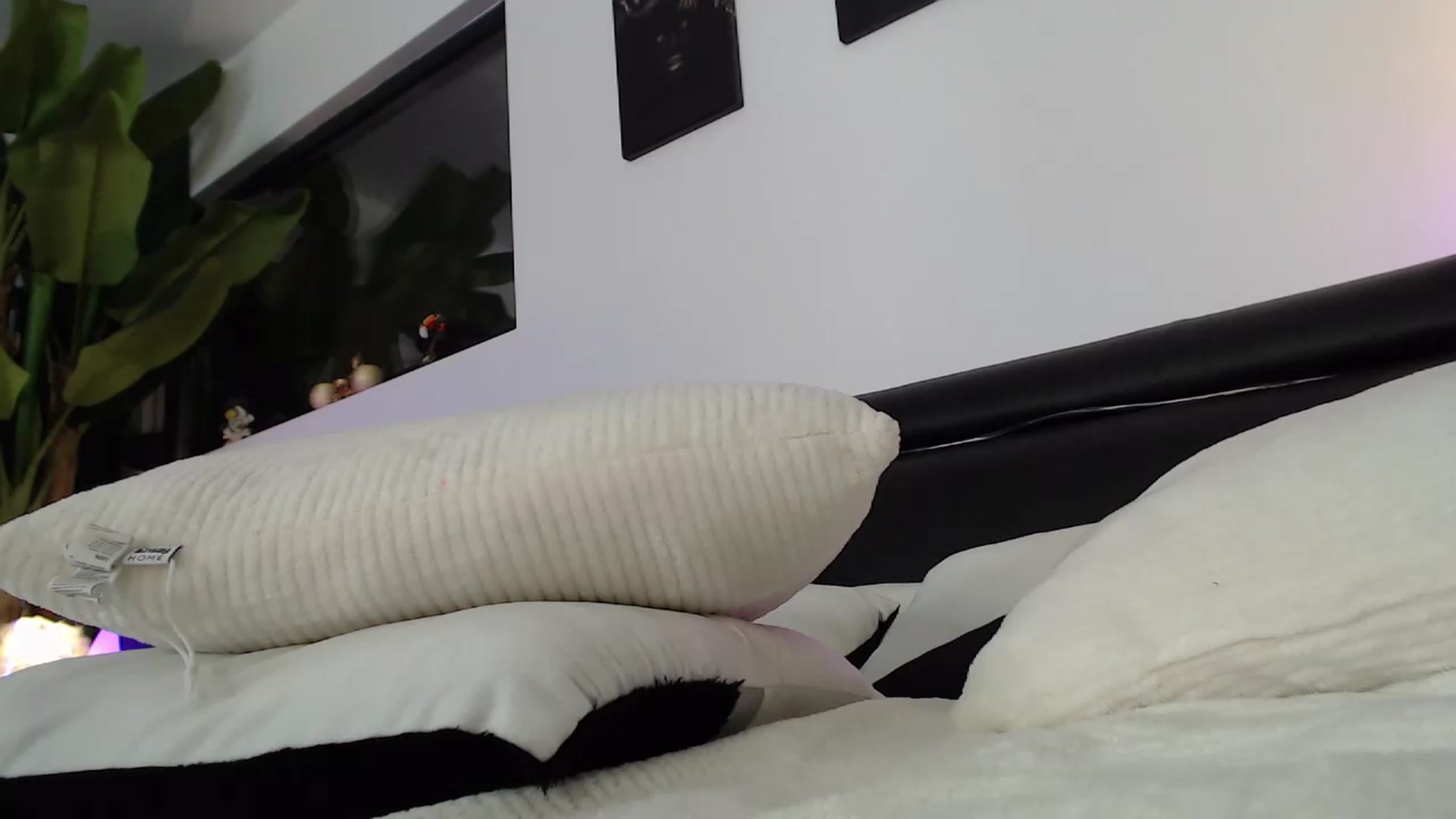 Gallery image thumbnail from MarrylouAnne's myfreecams stream on, 11/26/2022, 01:47 image 7 of 20