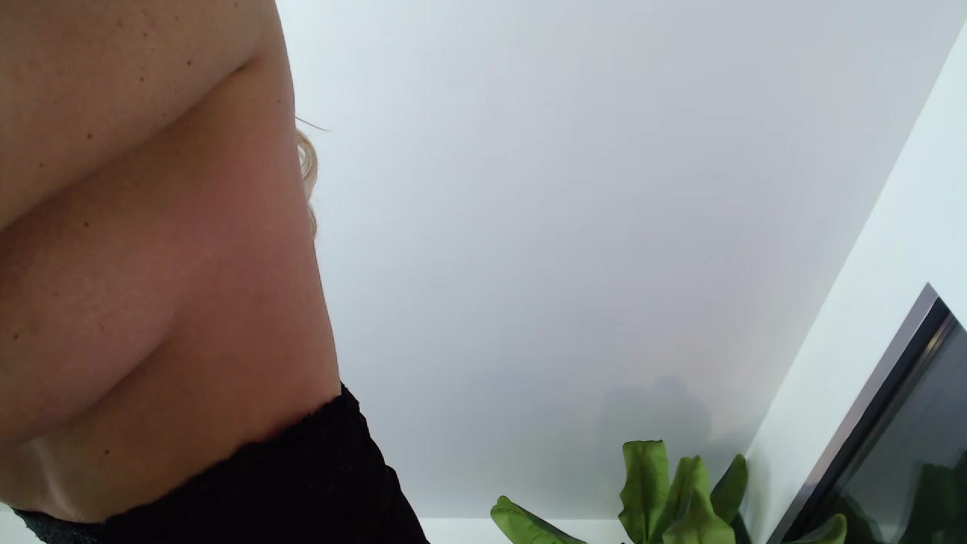 Gallery image thumbnail from MarrylouAnne's myfreecams stream on, 12/01/2022, 24:44 image 14 of 20