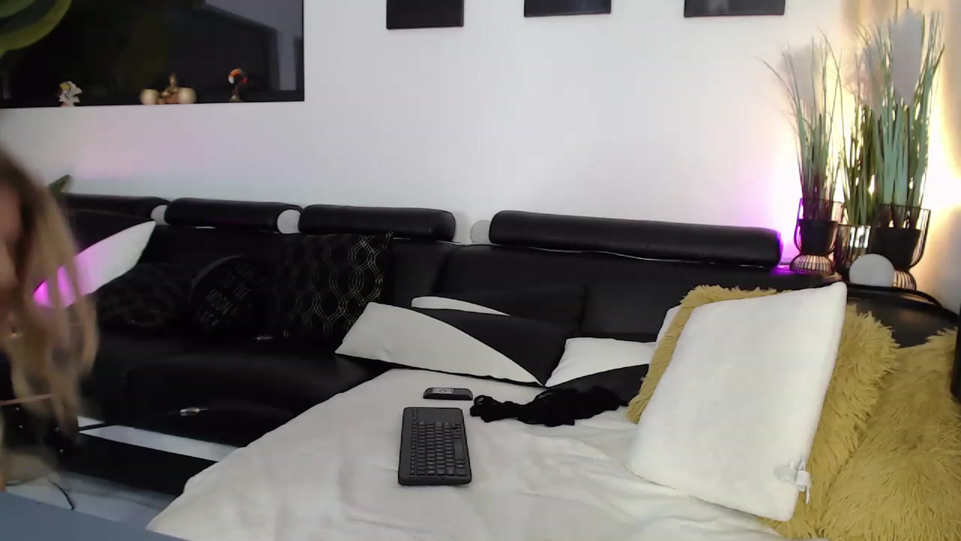 Gallery image thumbnail from MarrylouAnne's myfreecams stream on, 12/02/2022, 01:44 image 2 of 20