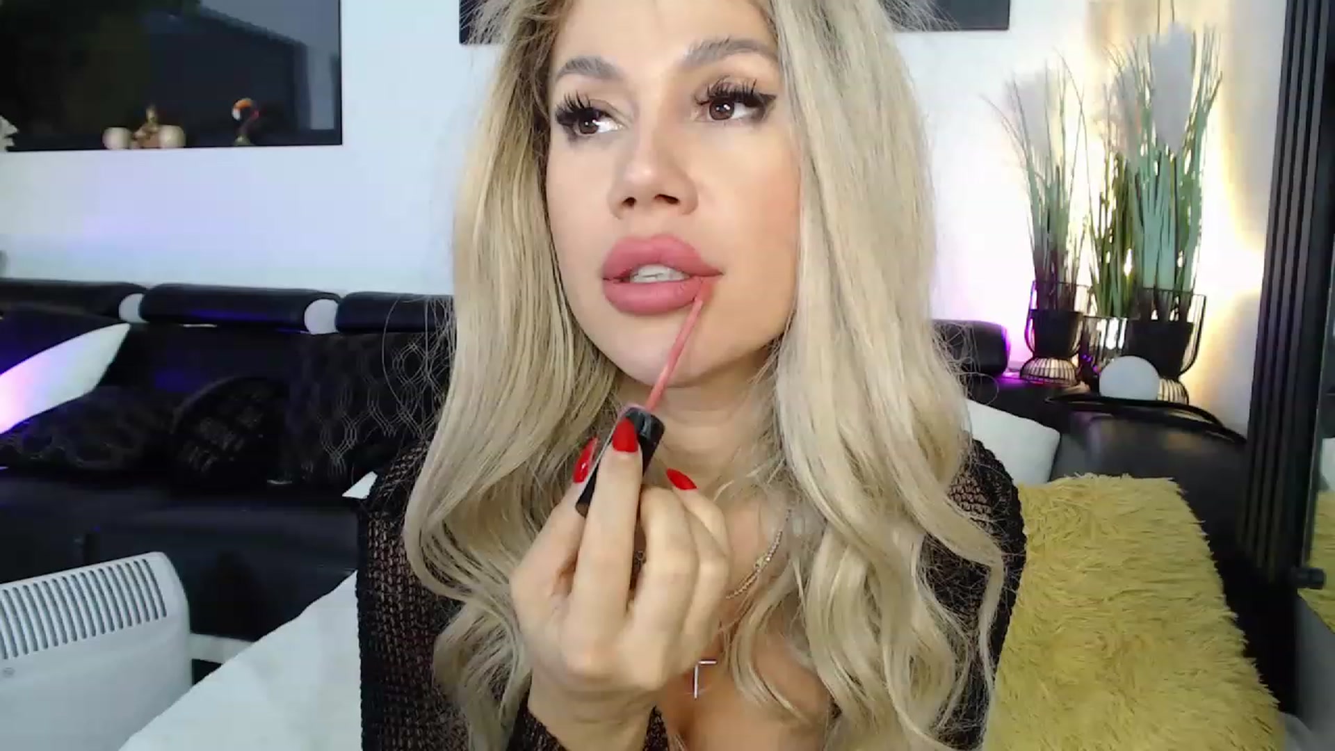 Gallery image thumbnail from MarrylouAnne's myfreecams stream on, 12/03/2022, 04:52 image 11 of 20