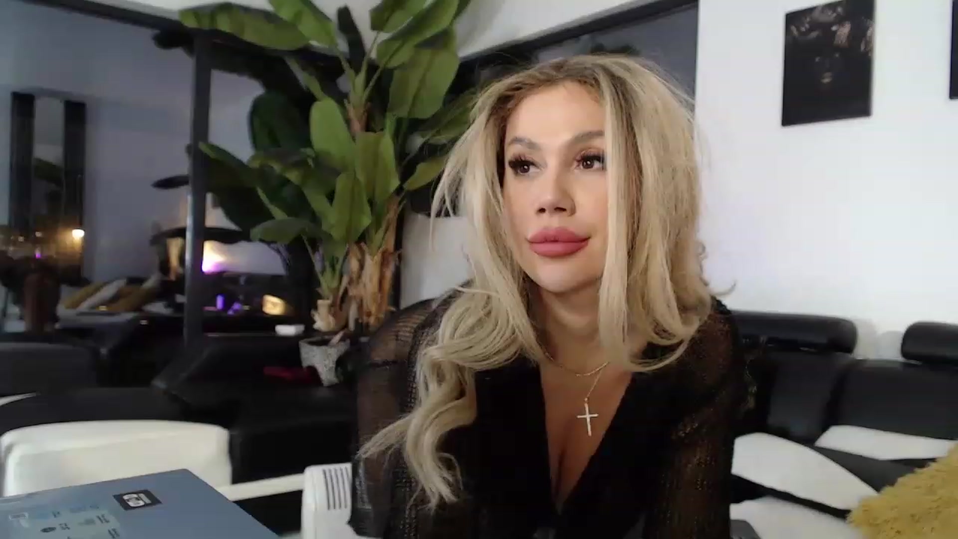 Gallery image thumbnail from MarrylouAnne's myfreecams stream on, 12/03/2022, 04:52 image 15 of 20