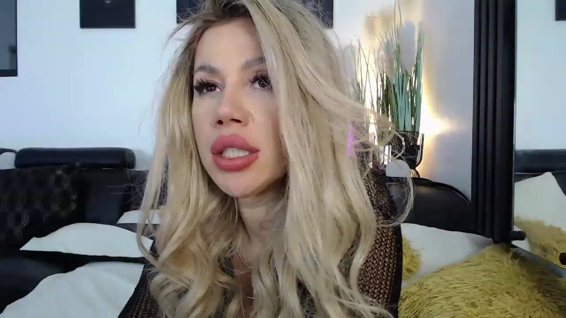 Gallery image thumbnail from MarrylouAnne's myfreecams stream on, 12/03/2022, 06:31 image 14 of 20
