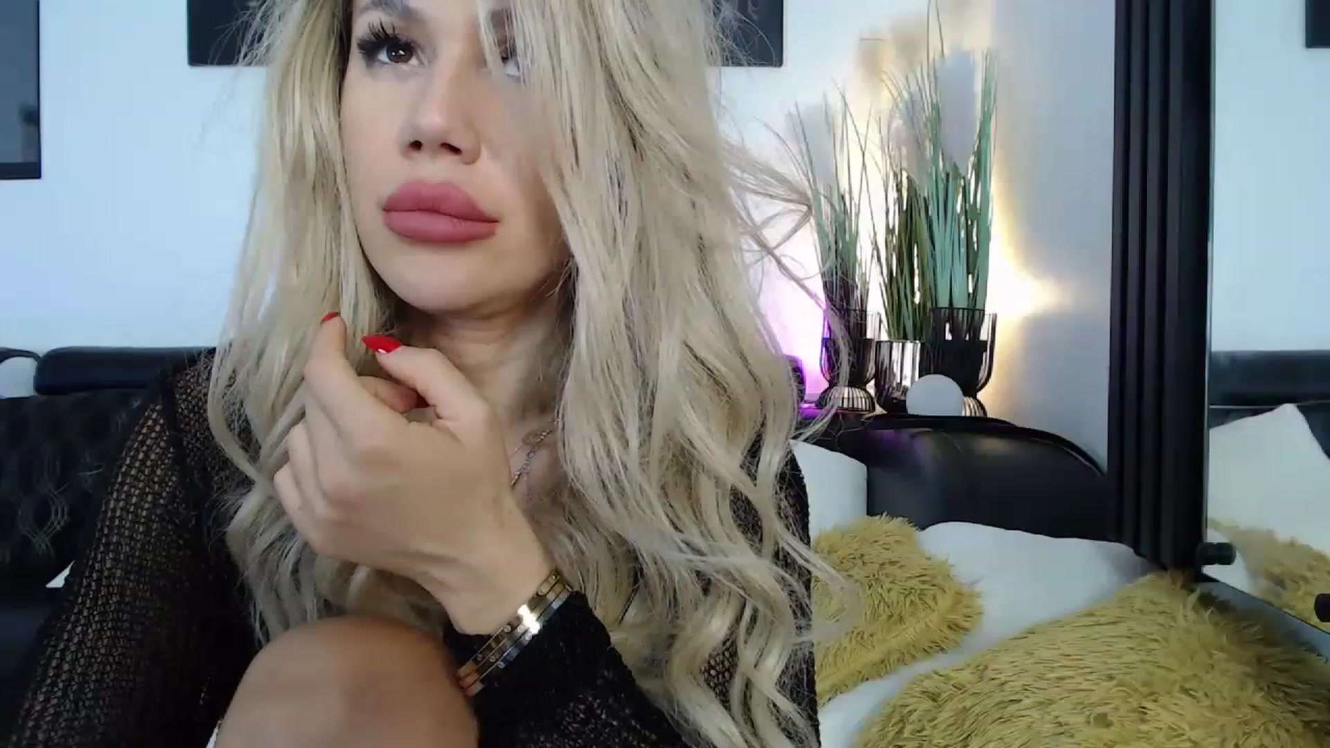 Gallery image thumbnail from MarrylouAnne's myfreecams stream on, 12/03/2022, 06:31 image 15 of 20