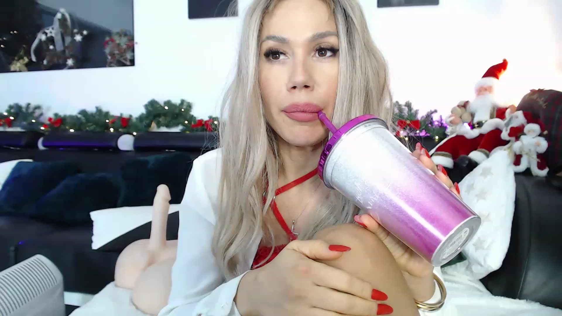 Gallery image thumbnail from MarrylouAnne's myfreecams stream on, 12/09/2022, 05:11 image 11 of 20