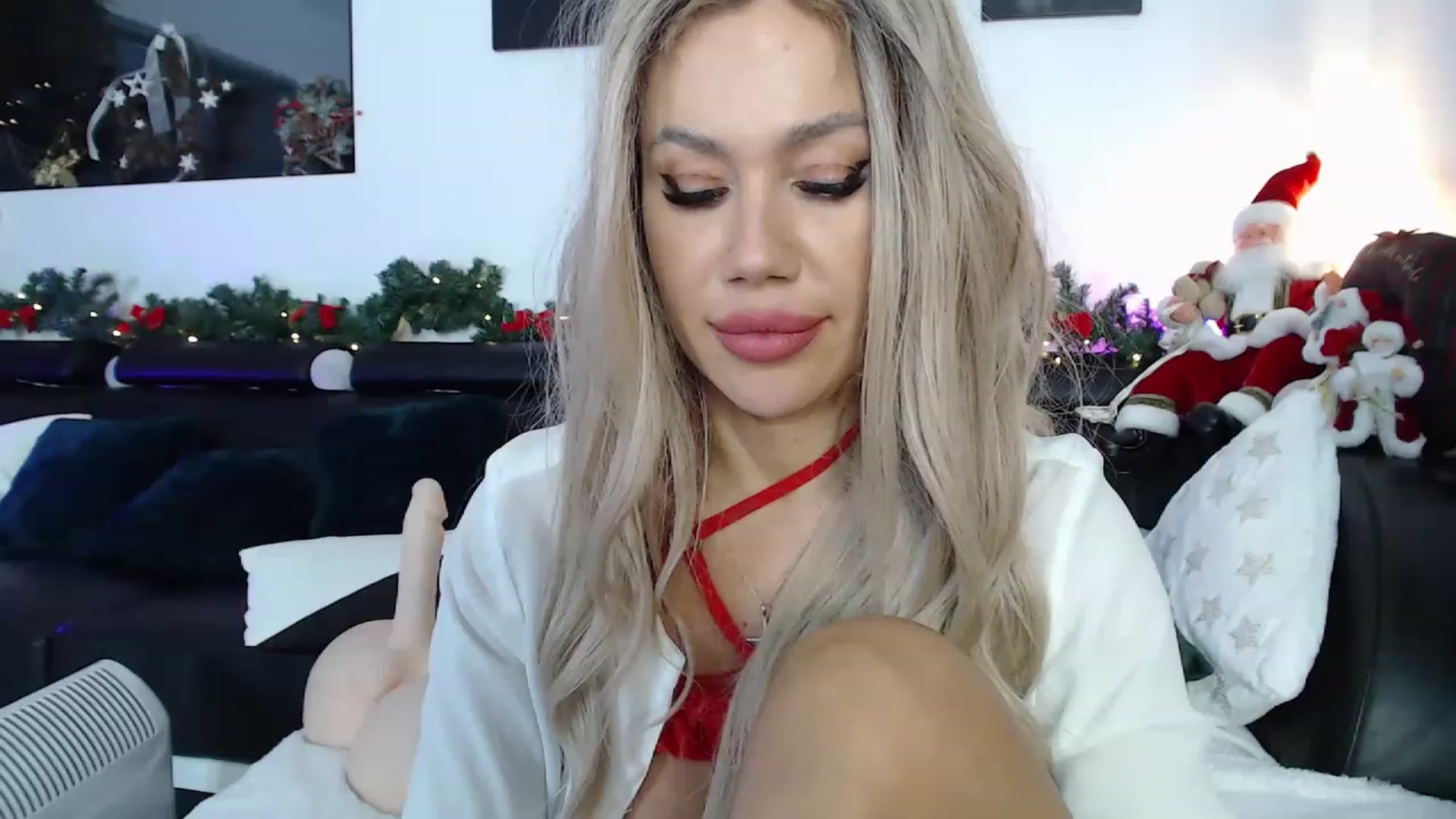 Gallery image thumbnail from MarrylouAnne's myfreecams stream on, 12/09/2022, 05:11 image 12 of 20