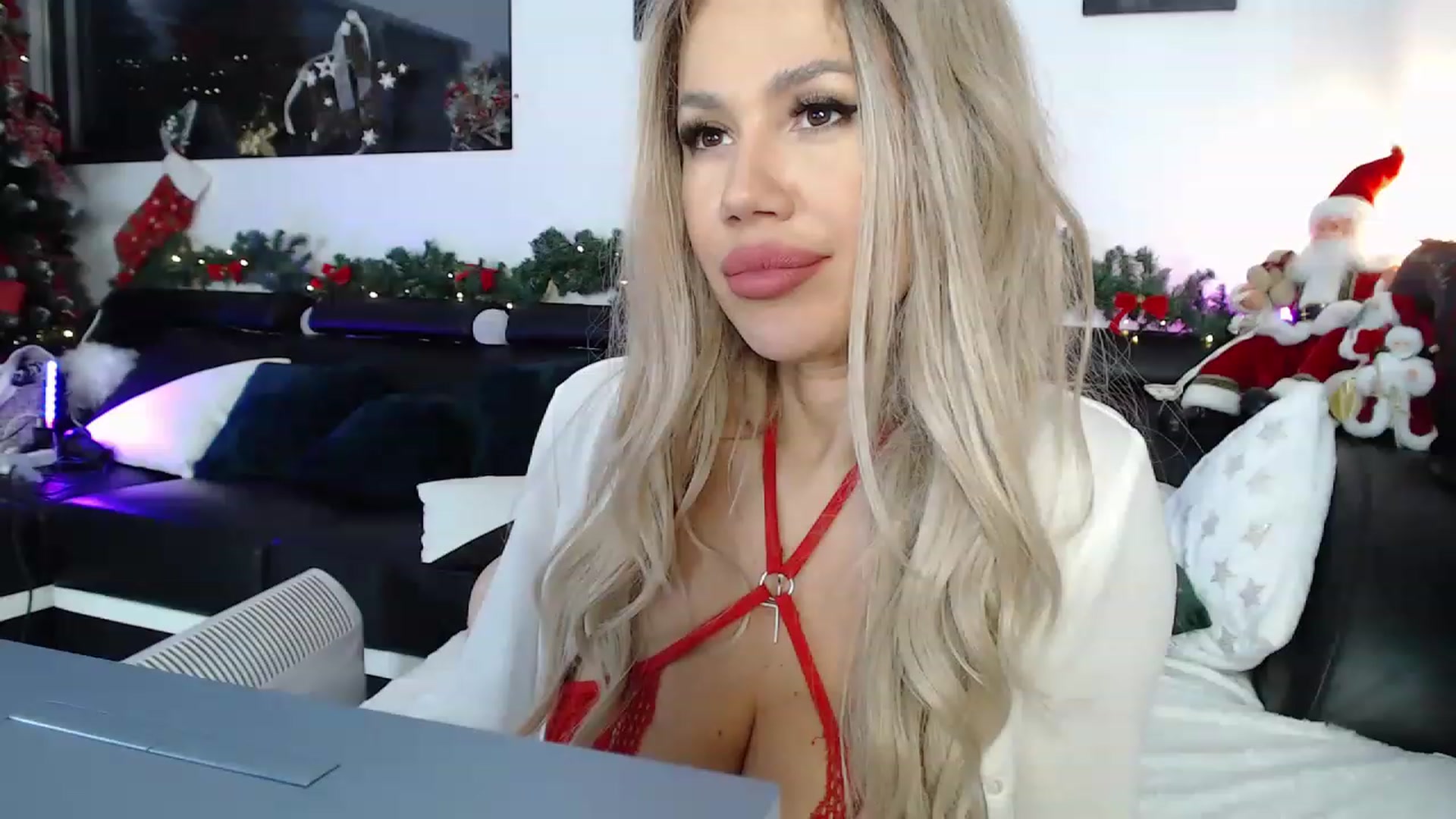 Gallery image thumbnail from MarrylouAnne's myfreecams stream on, 12/09/2022, 05:35 image 7 of 20
